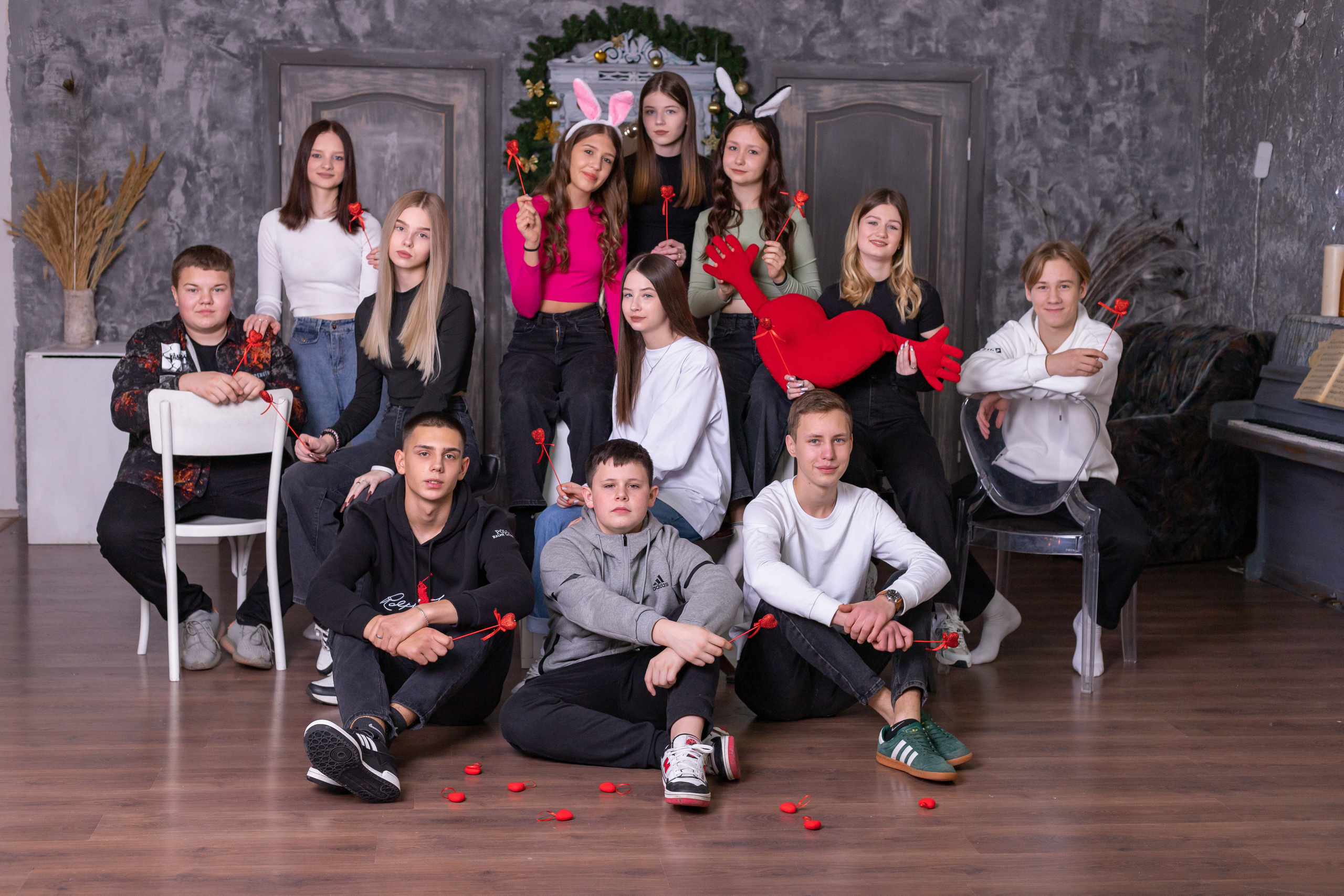 Школьная фотосессия в зимней студии г. Шахты. Выпускной альбом Шахты Ростов