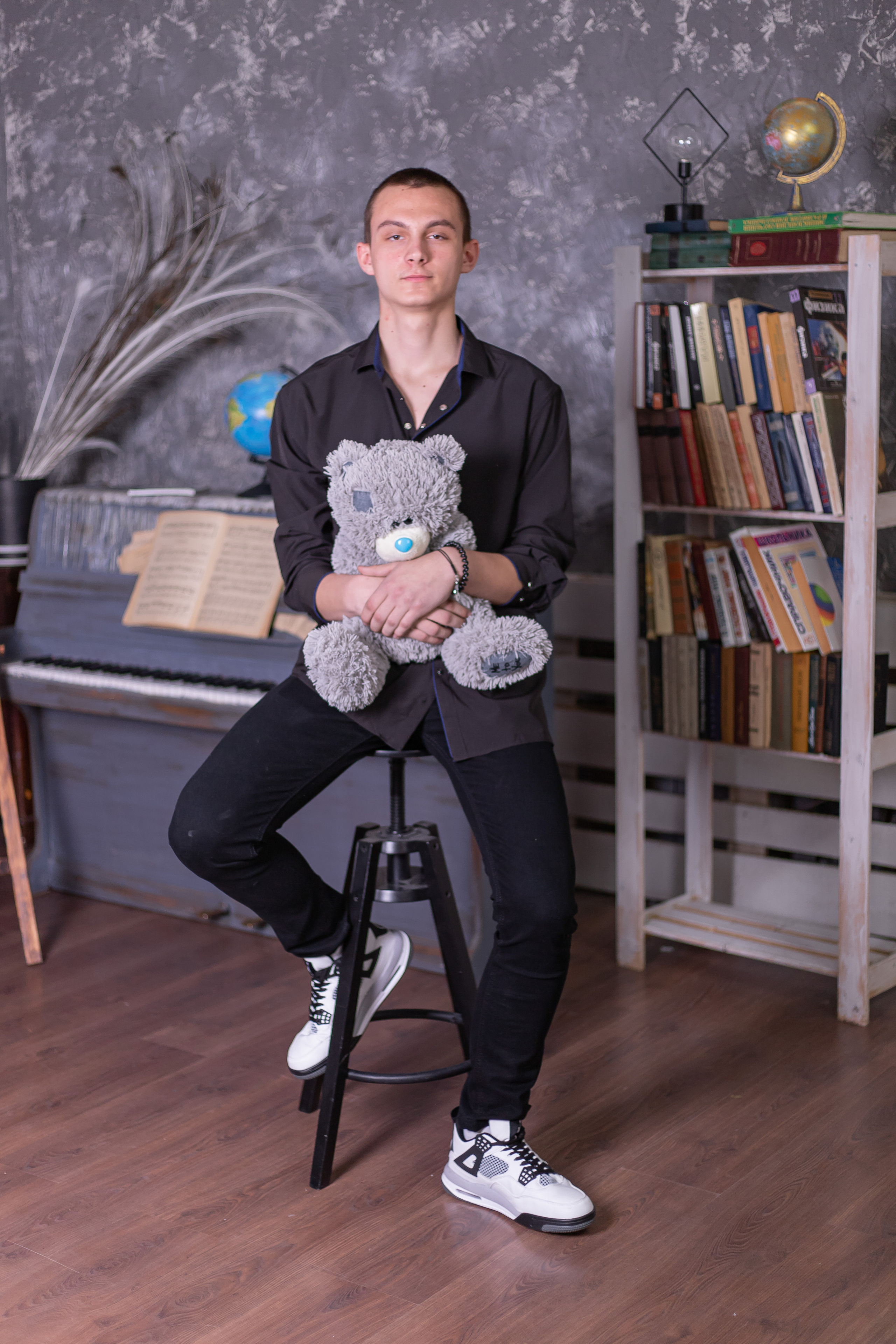 Фотосессия в шахтах школьников в студии. Выпускной альбом Шахты Ростов