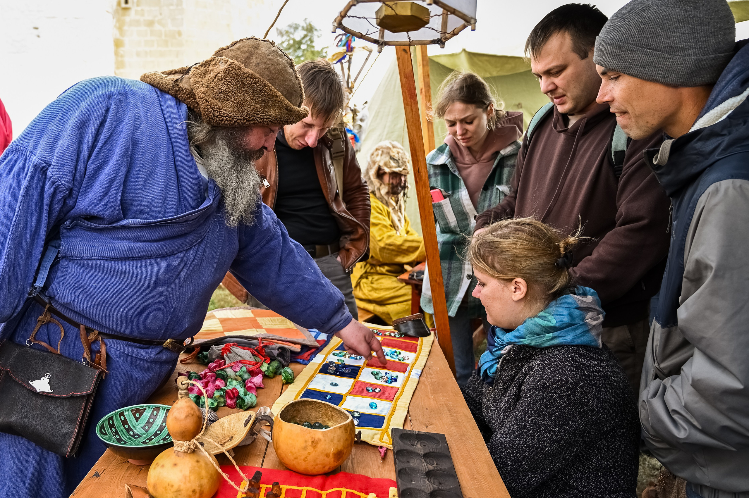 Репортажный кадр с фестиваля путешествие в прошлое