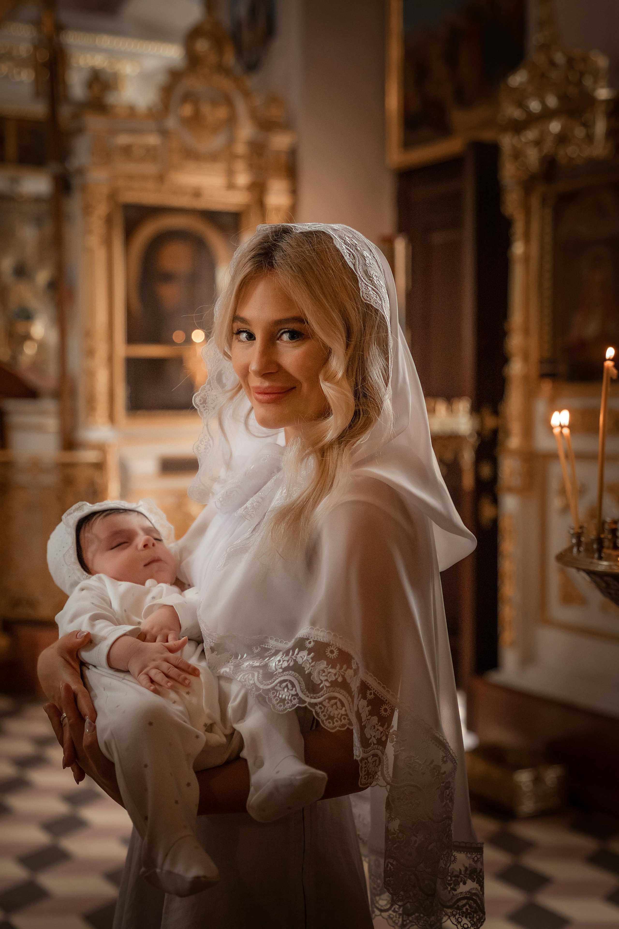 Фотограф на крещение и венчание.