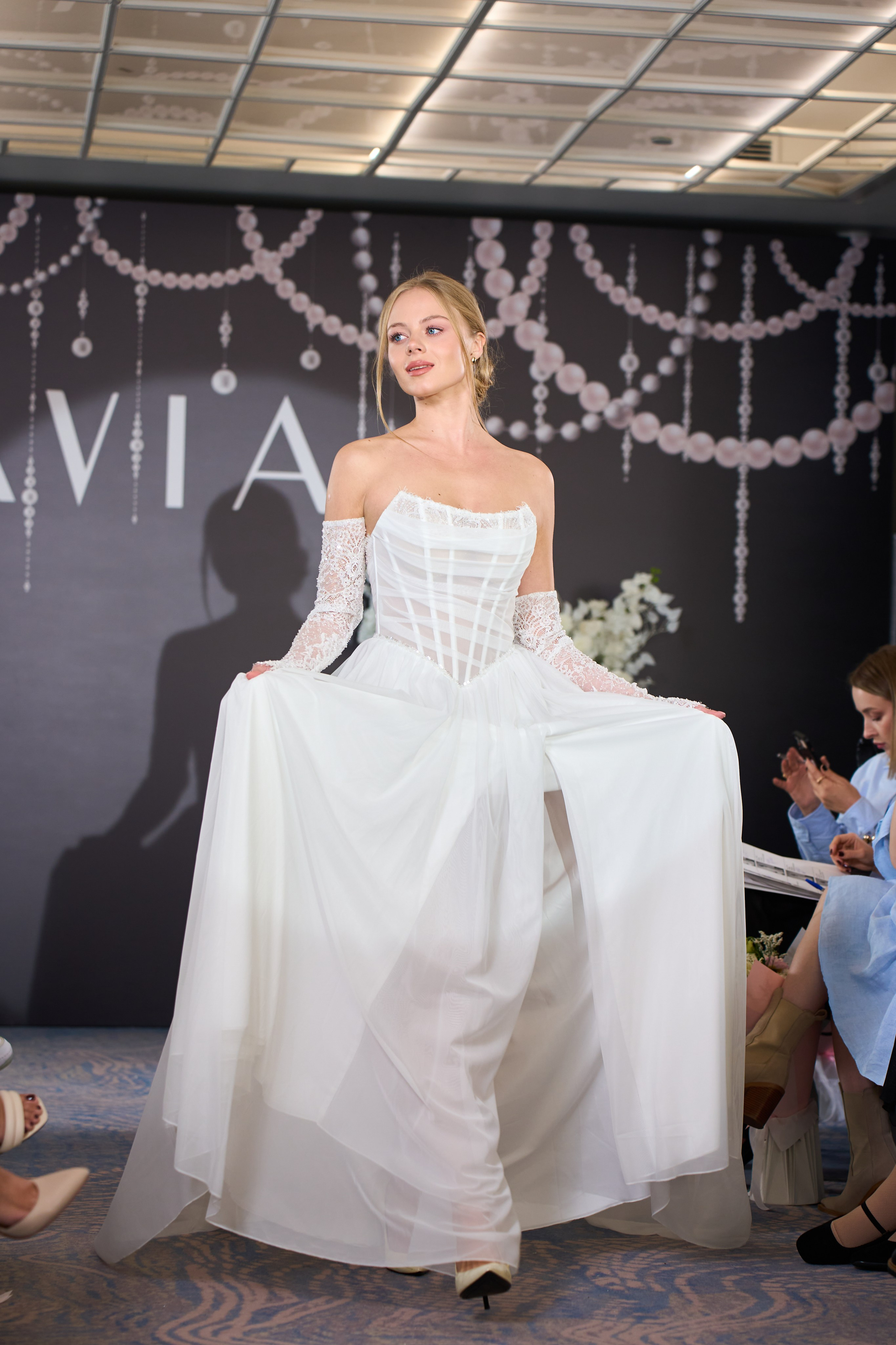 Репортажный фотограф. Показ свадебных платьев в Москве. Репортажный фотограф в Москве Вадим Галанин