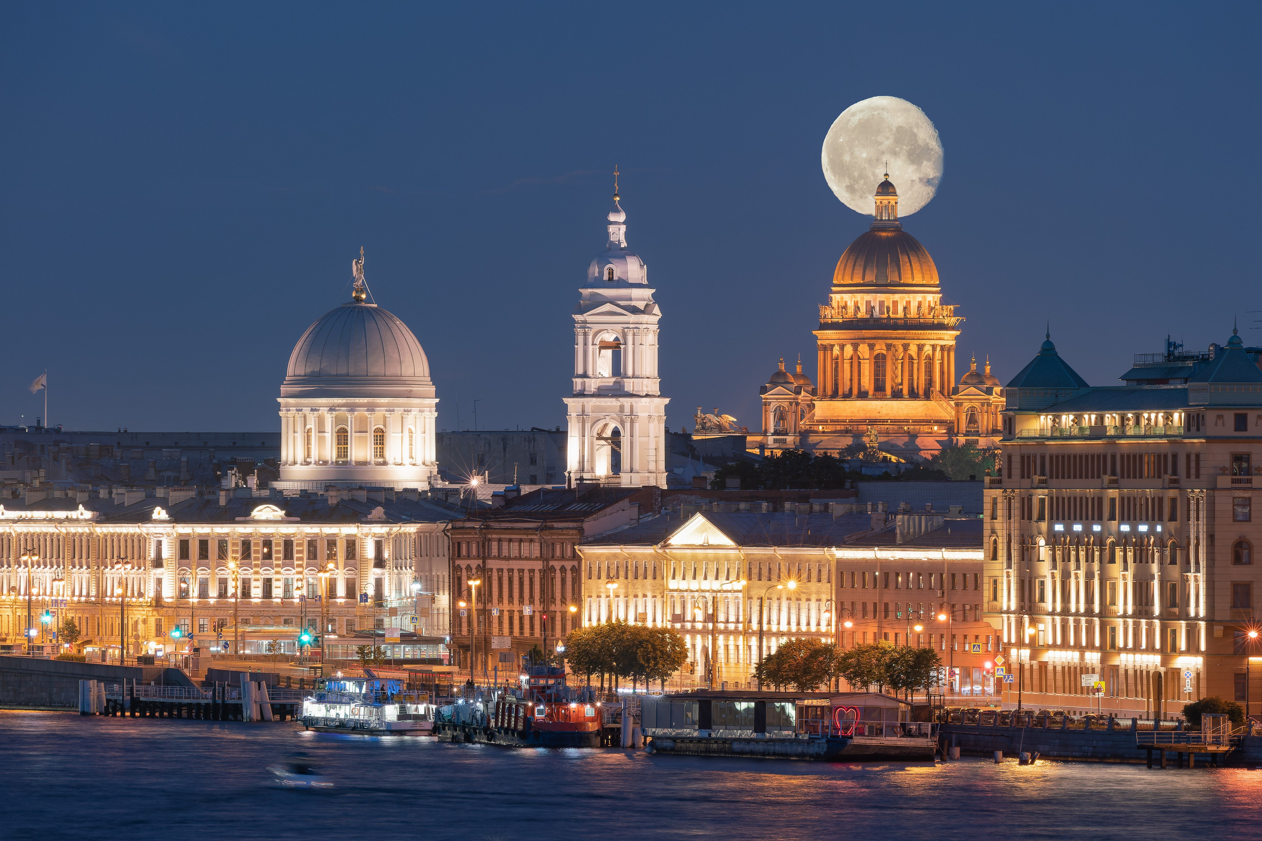 Галерея работ в жанре пейзажа, городского пейзажа и архитектуры. Покупка лицензий для коммерческого использования. Интерьерный фотограф в Санкт-Петербурге Михаил Азаров. Печать и продажа фотографий