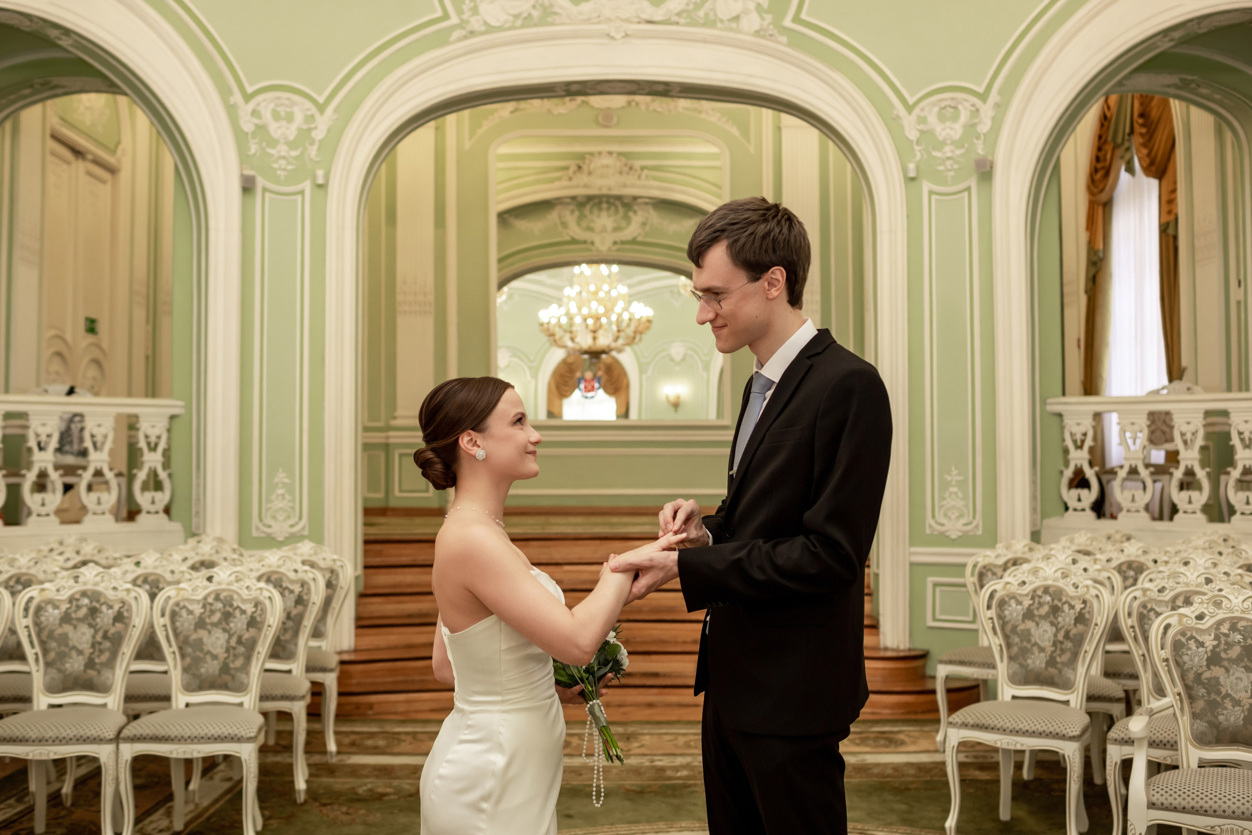 Свадебная фотосессия в Петроградском районе. Свадебный фотограф Кирилл Белый