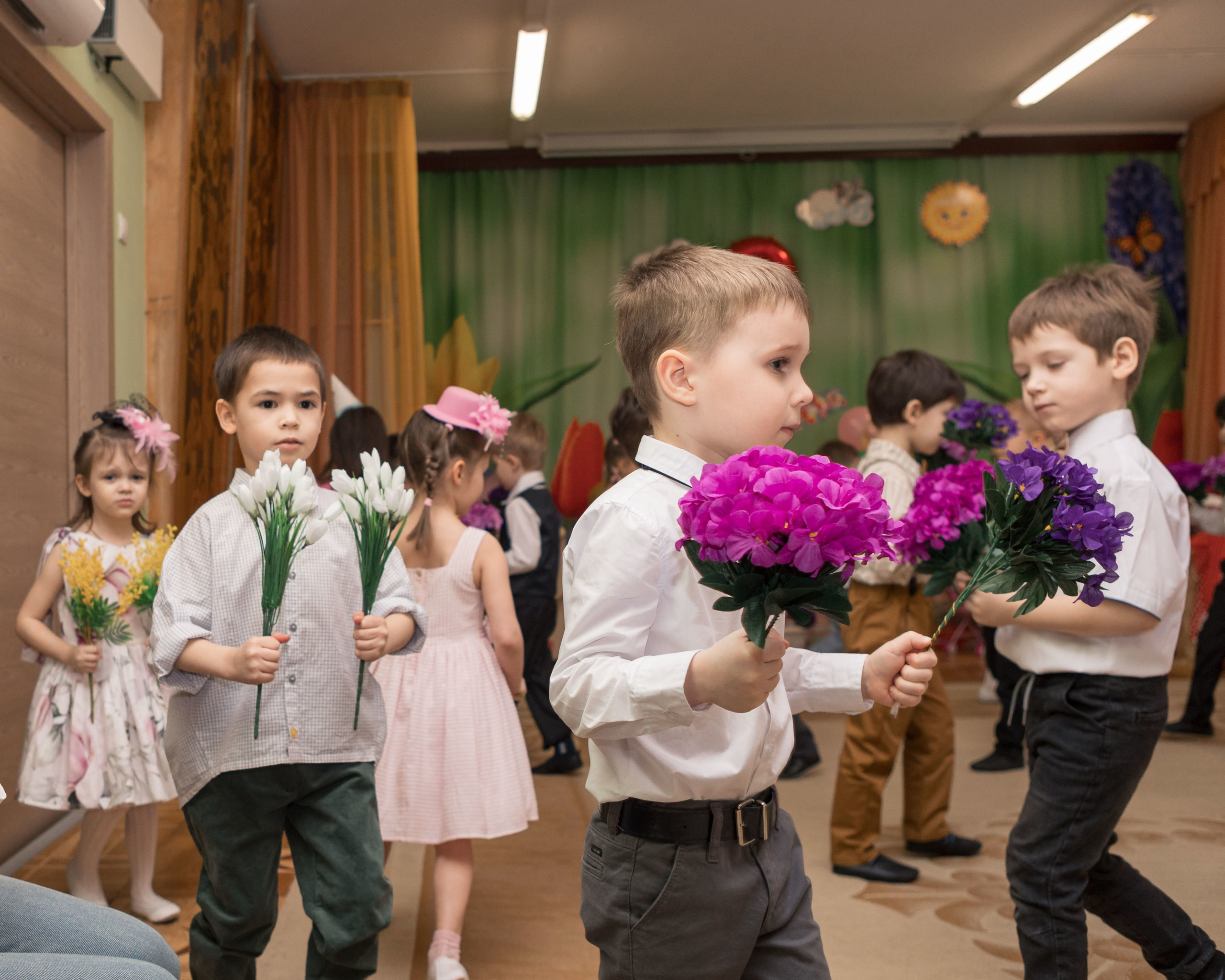 Утренник 8 Марта в детском саду № 1164 — группа «Сверчки»
