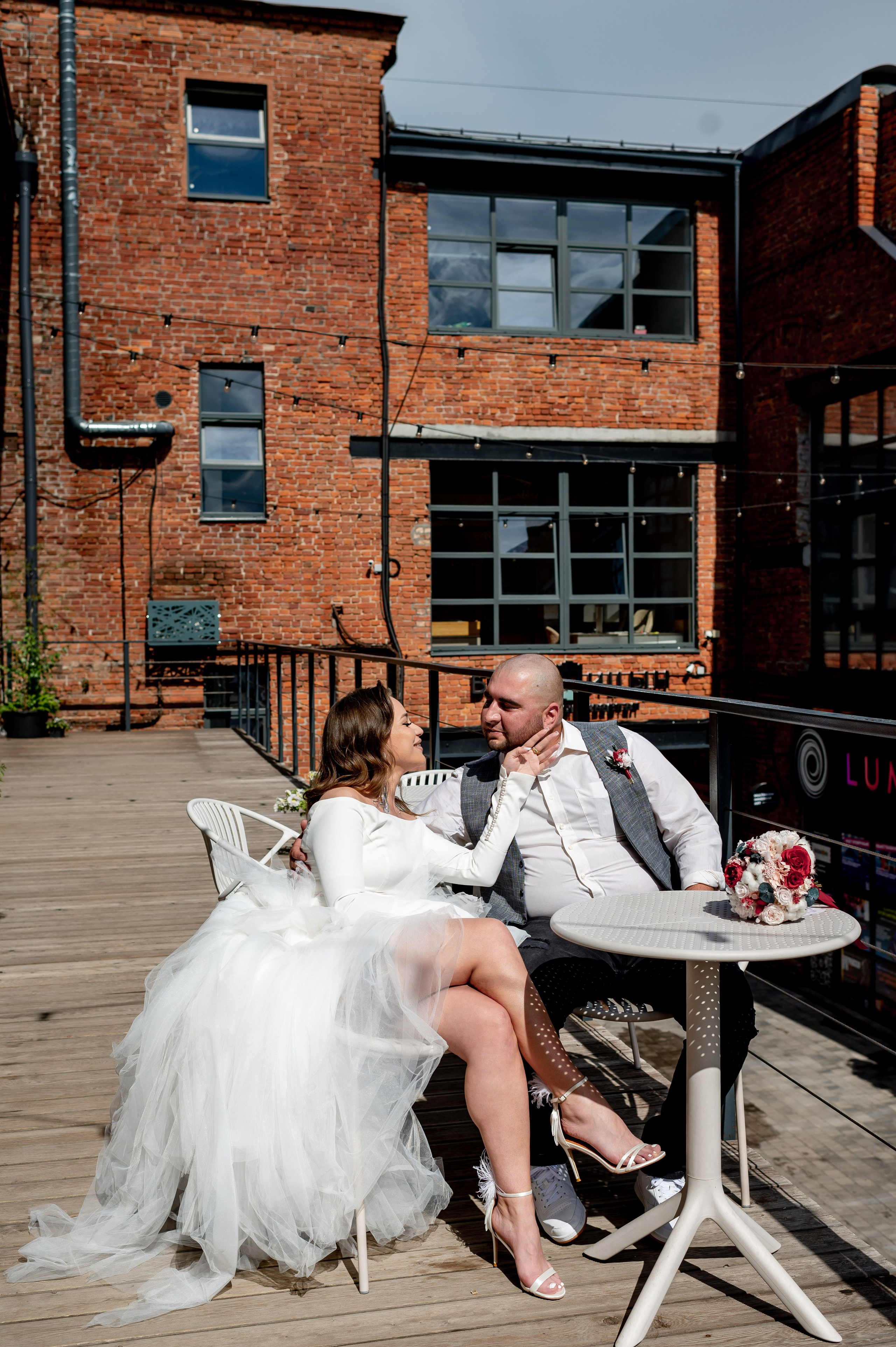 Экстравагантная свадебная фотосессия Светланы и Славы по нетрадиционным и оригинальным местам для свадебной прогулки в Санкт-Петербурге. Портретный, семейный и свадебный фотограф в Санкт-Петербурге и в Пушкине Ширяев Денис