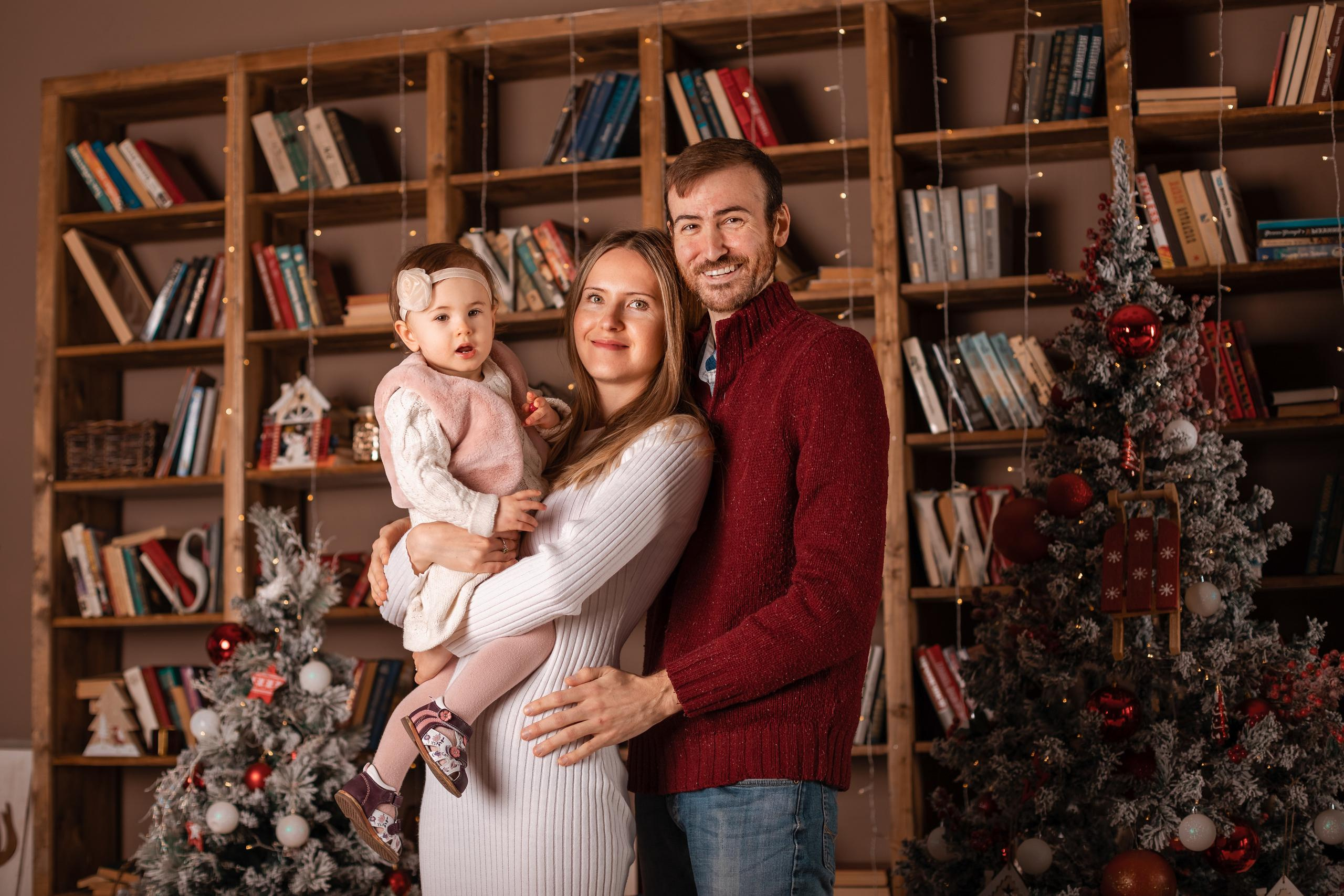 Новогодняя семейная фотосессия в студии Гага. Женский семейный фотограф Тула Москва Захарова Анна