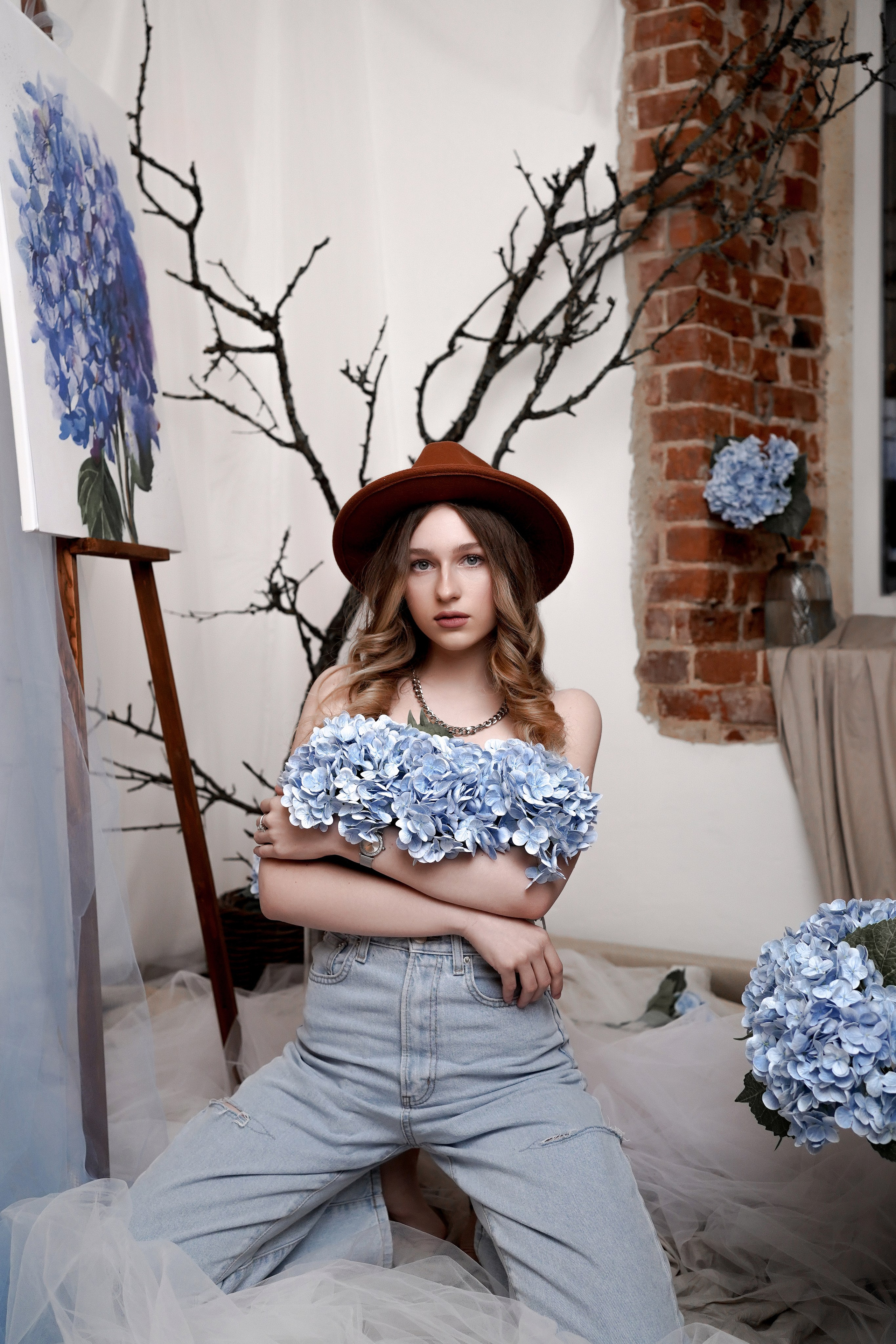 Женская фотосессия с гортензией в Ростове-на-Дону. Студийный фотограф Алёна Чёботова. Свадебный фотограф в Ростове-на-Дону. Таинство Крещения и Венчания, семейные фотосессии. Алёна Чёботова