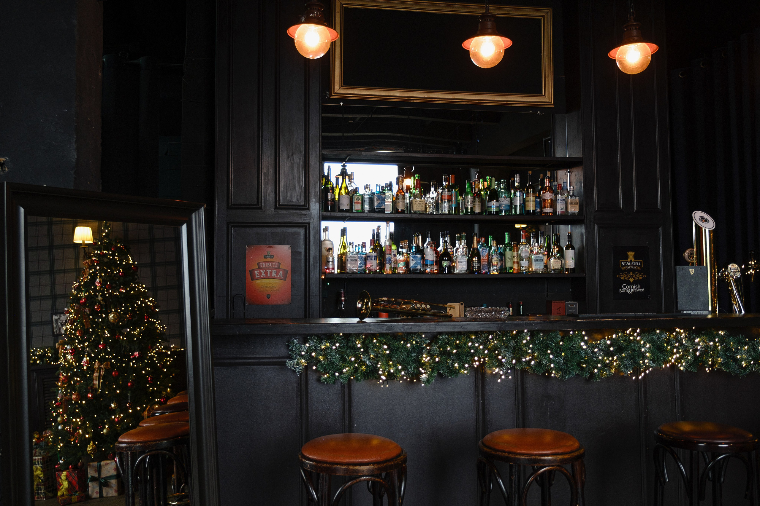 Павильон № 1 Кинобар от Новогодний 1500 руб. час. 5loft Фотостудия в Ижевске