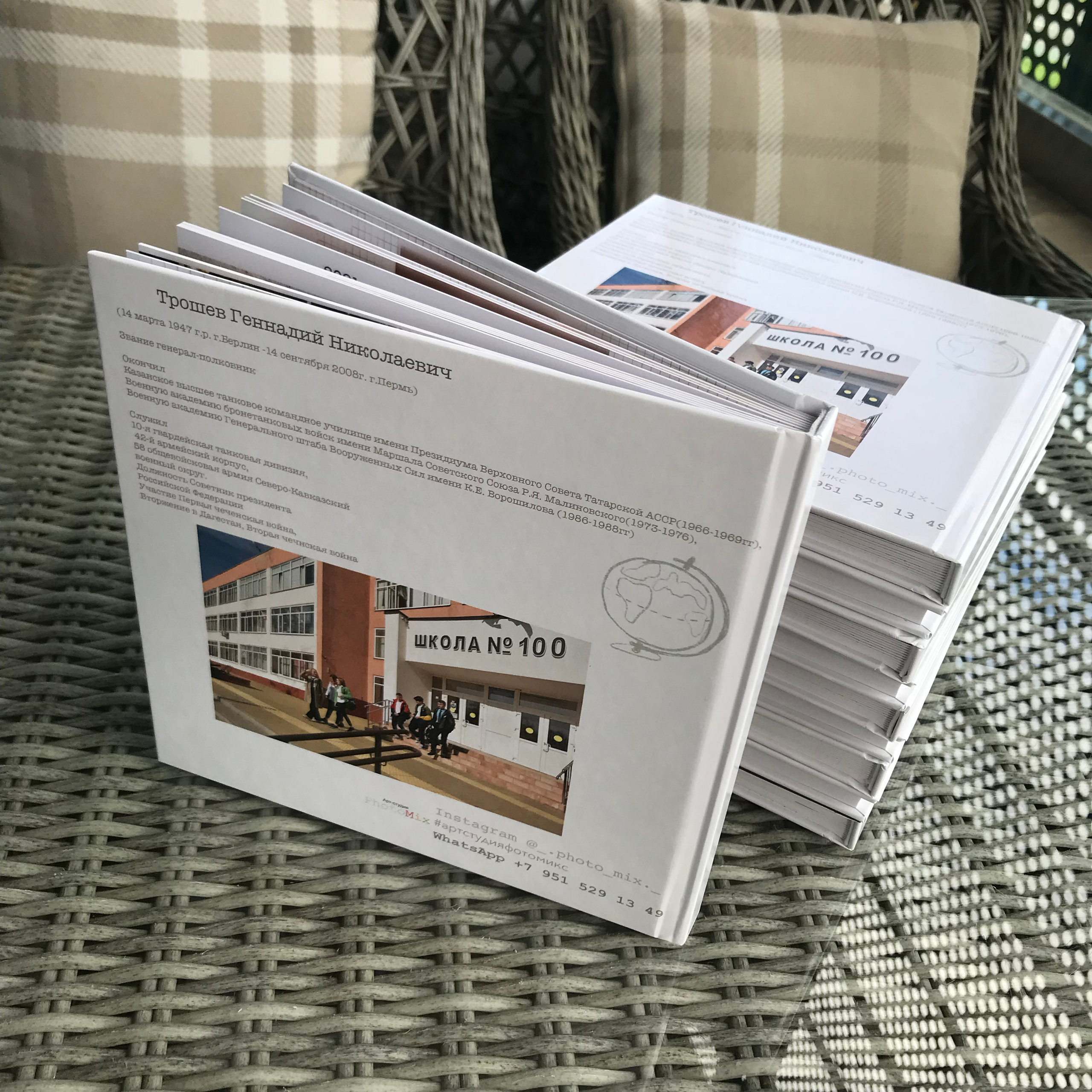 Добротная книга. Количество страниц позволяет наполнить альбом максимальным количеством фотографий. Раскрытие на 180 градусов позволяет размещать фото на стыке страниц