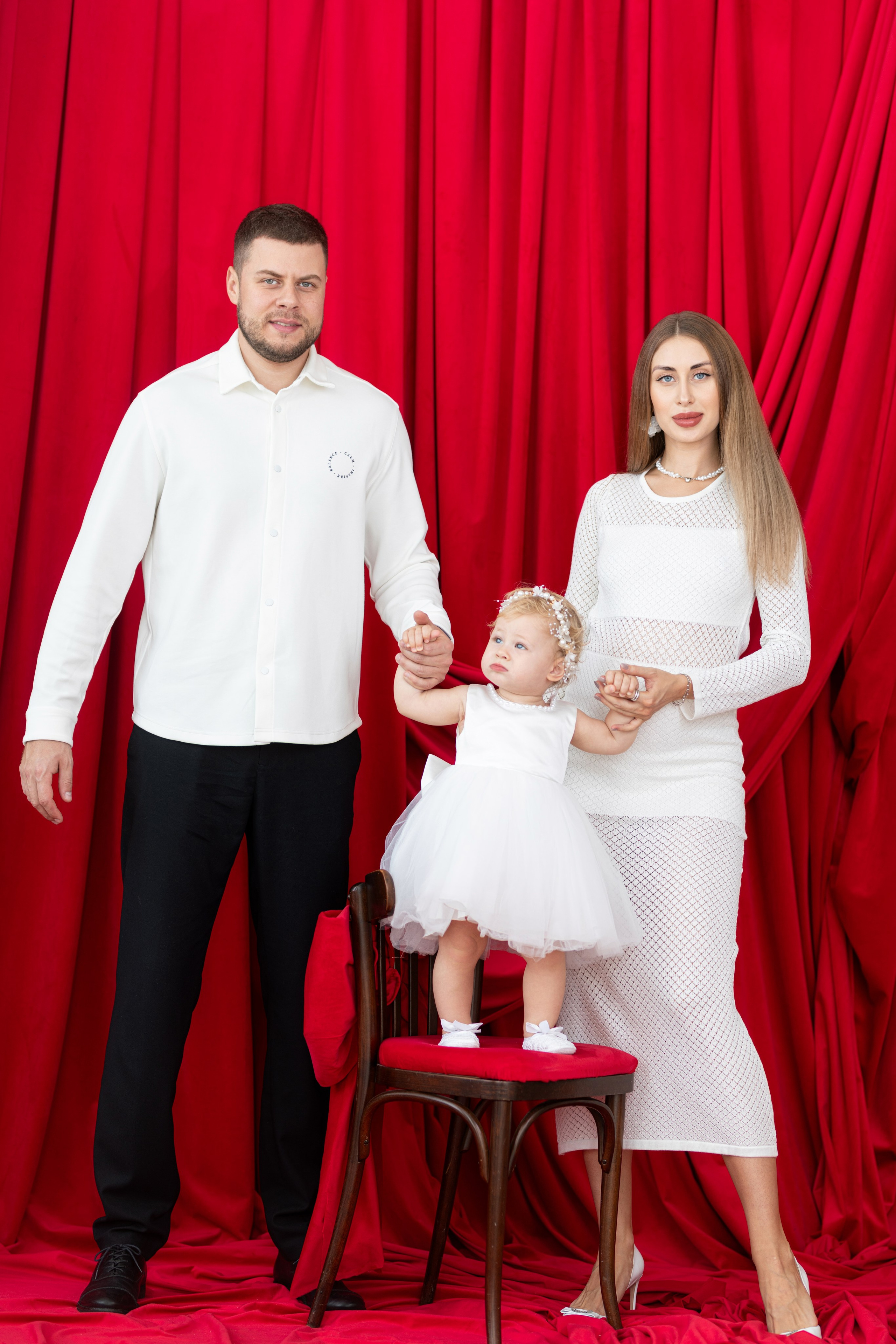 Семейная съемка для Яны и Дани в интерьере. Дмитрий Шульгин, портретный фотограф в Воронеже