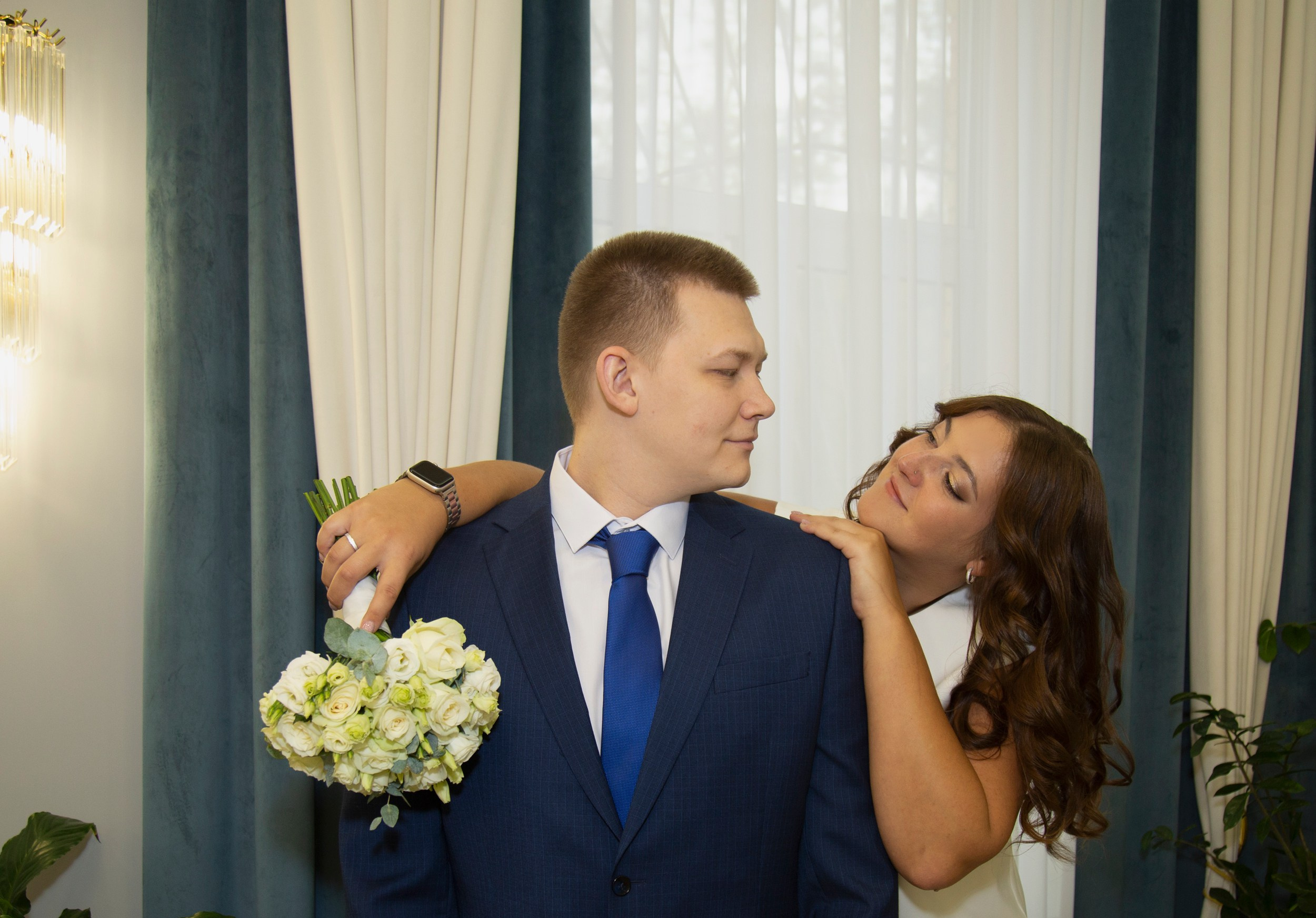 Свадебная фотосессия во Дворце бракосочетания 3 в Москве для Рафаэля и Анны. Фотосессия в студии в Москве от профессионального фотографа услуги по доступным ценам