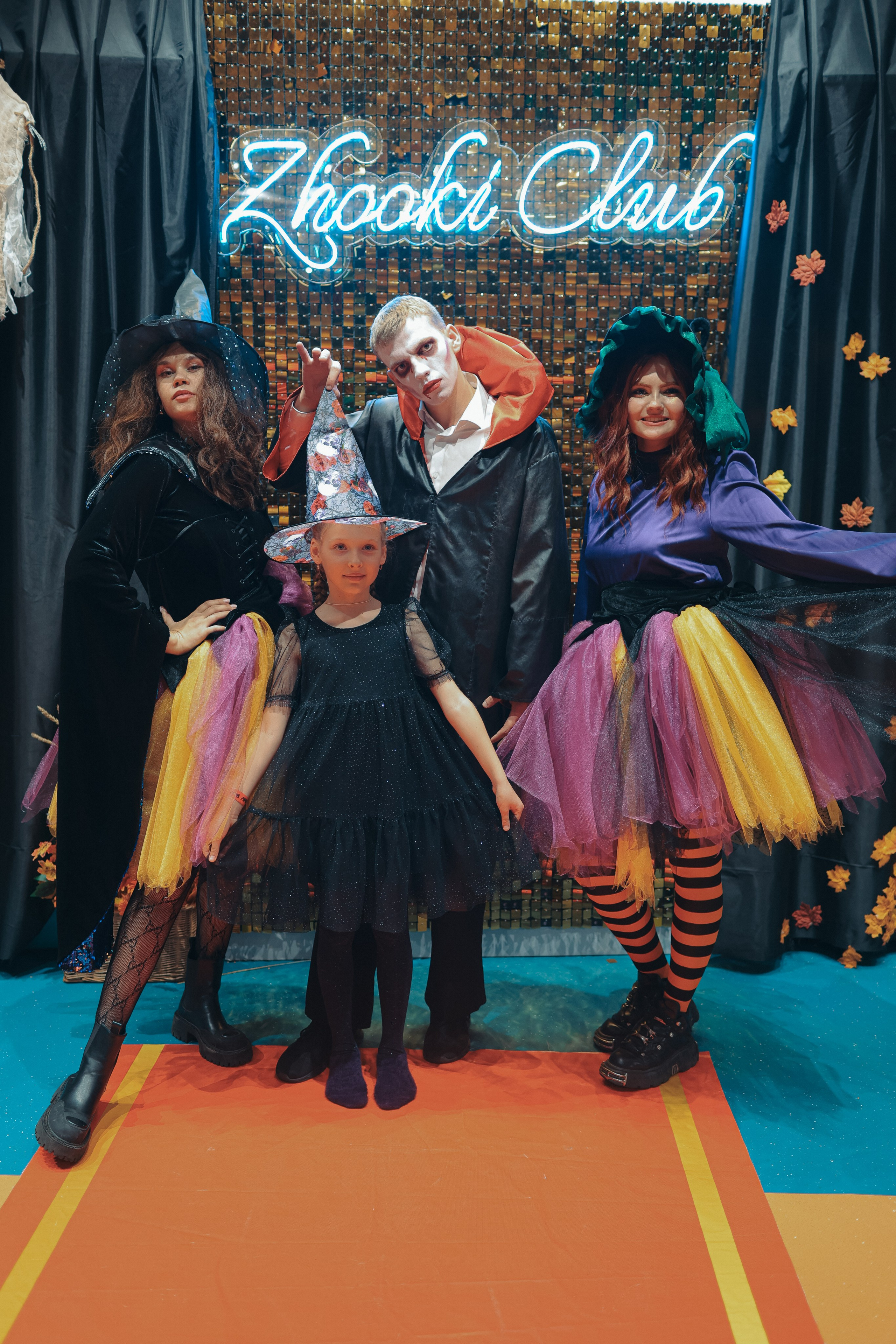 02.11 Halloween в Zhooki Park. Команда специалистов в мире фотографии и видео. Детский фотограф, семейный фотограф