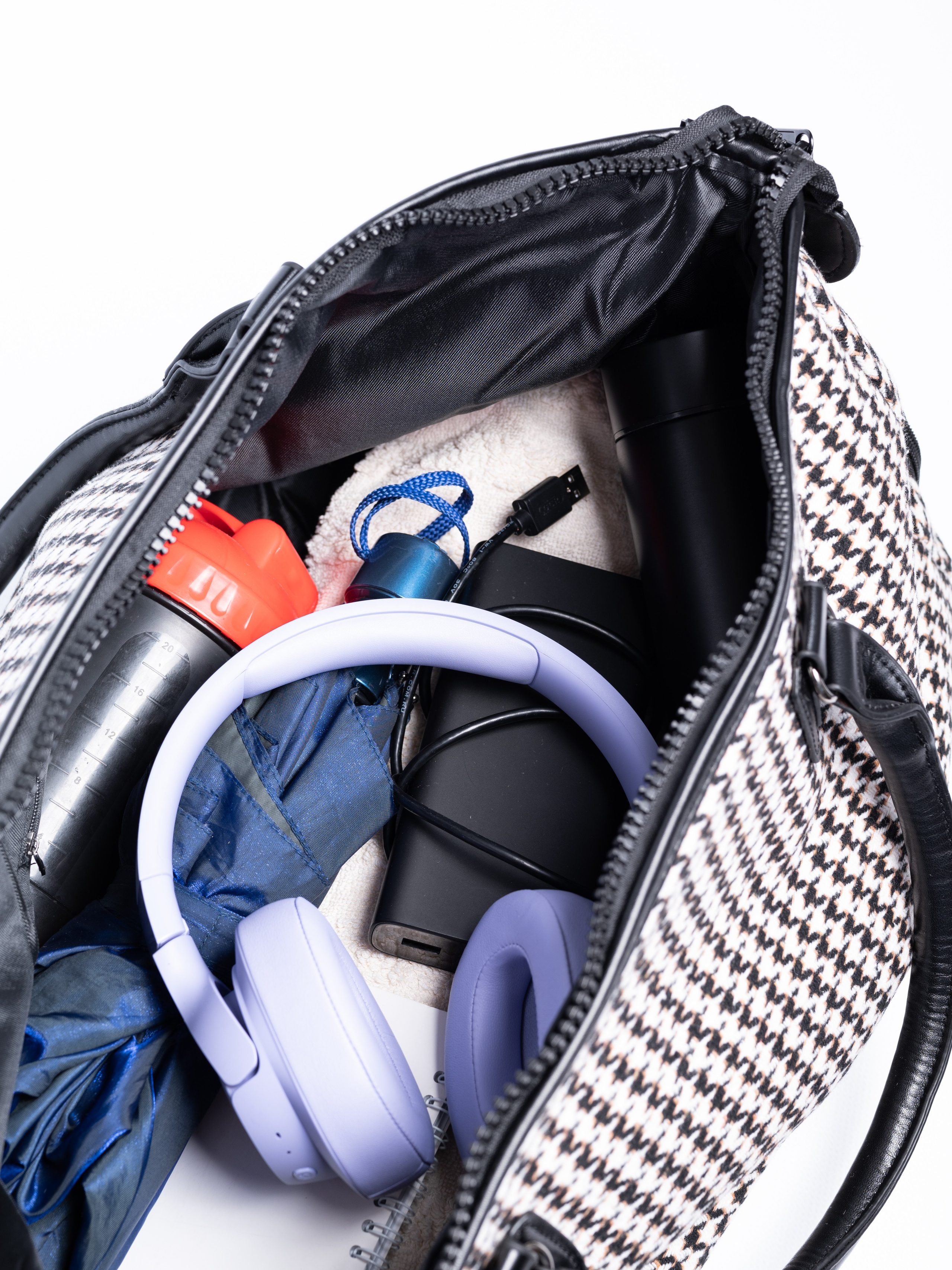 Сумки спортивные. Предметный фотограф, фото для маркетплейсов Пятигорск, КМВ