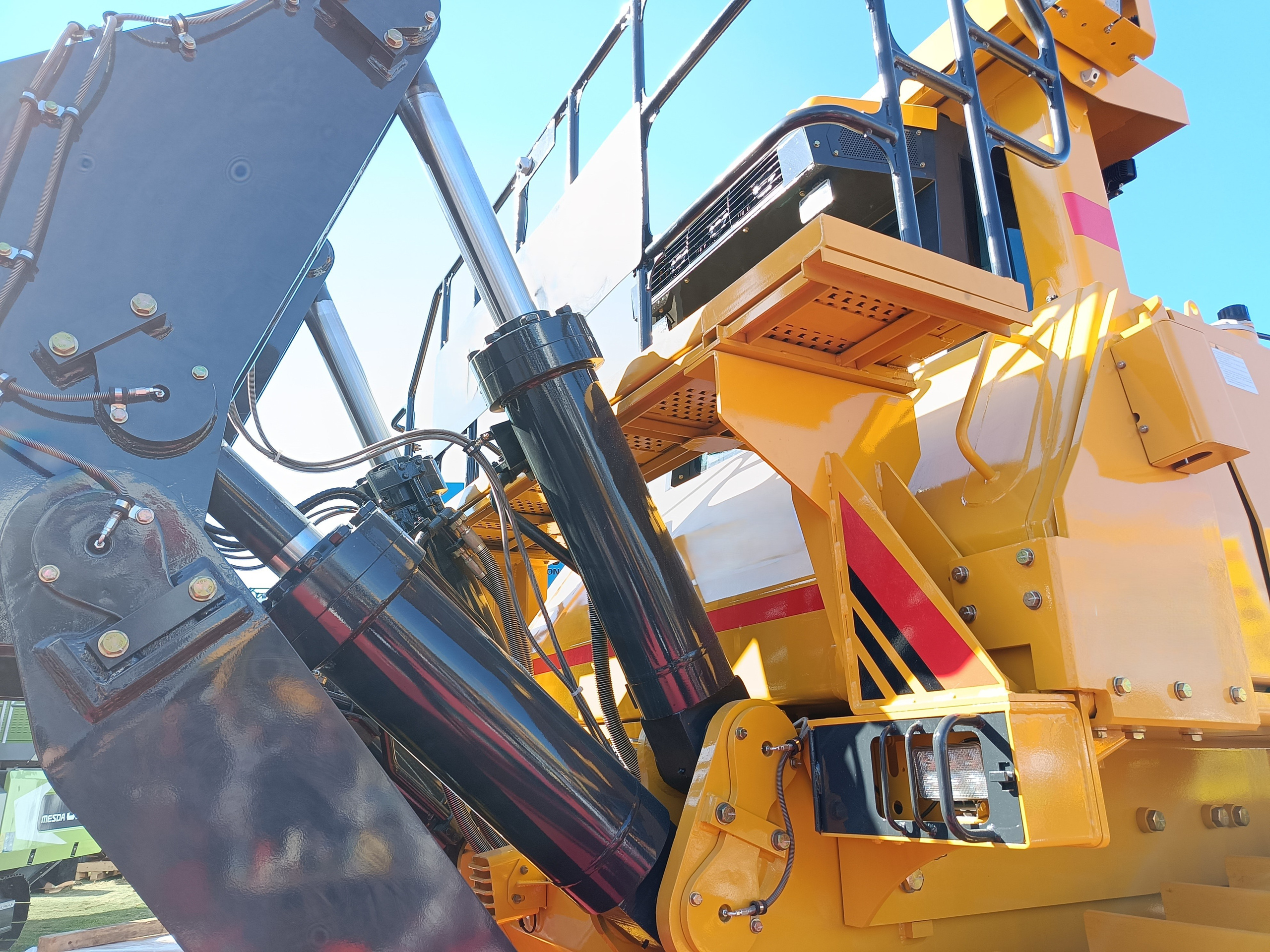 Фото бульдозеры D60. Продажа и обслуживание грузовой техники и спецтехники в г. Новосибирск компания СТИ