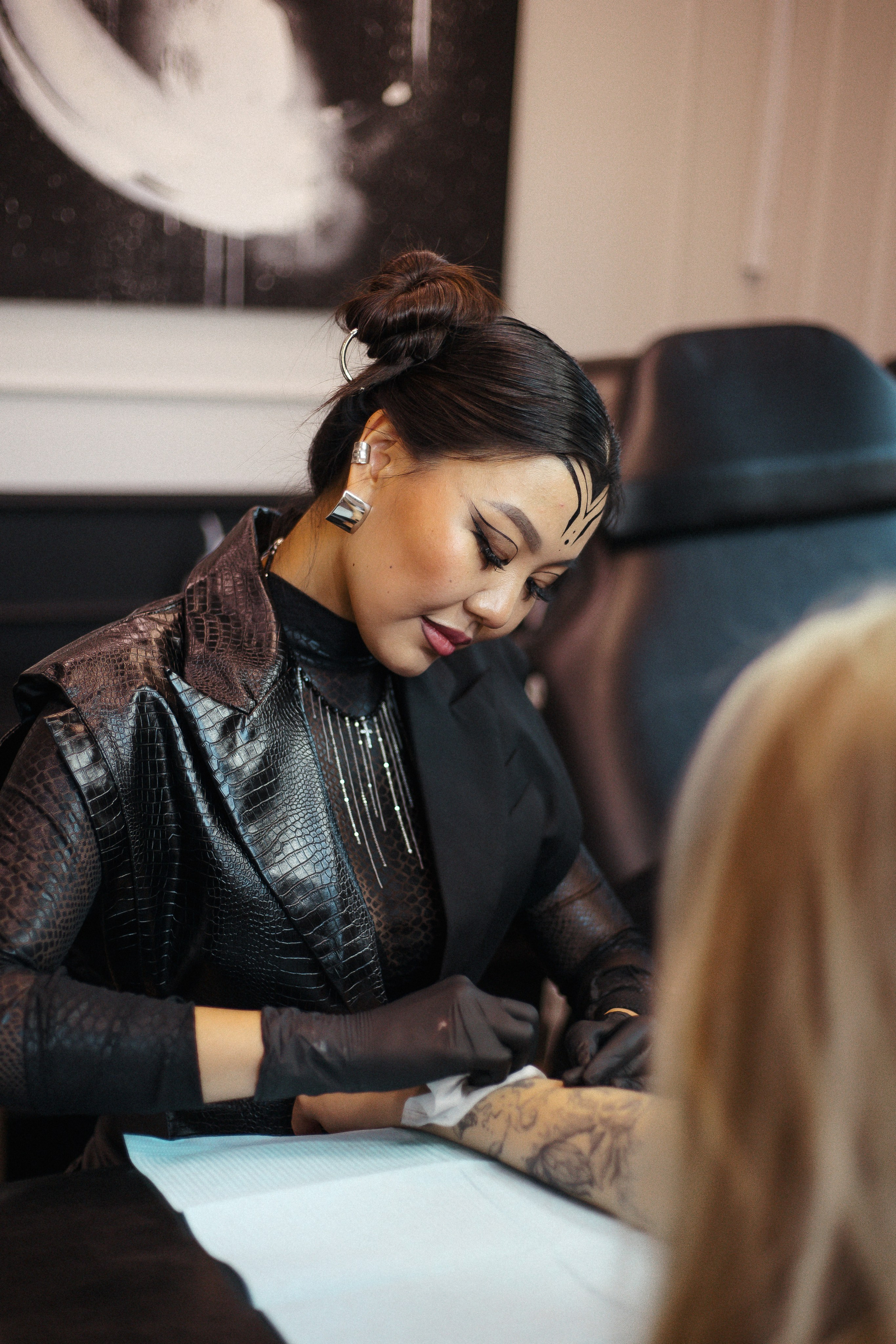 Walk-In Day в стиле киберпанк в тату-студии MUKHINA TATTOO. СВОИ. ФОТООТЧЕТЫ-СОБЫТИЯ-МЕСТА