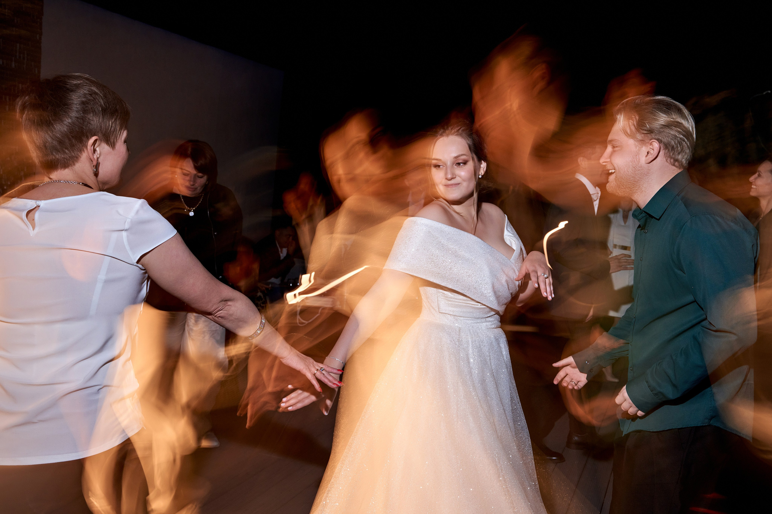 Нежная свадьба Антона и Софьи в яхт-клубе «Портофино». Фотограф Меняйло Евгений. Свадьба. Портрет. Репортаж. Семья. Контент