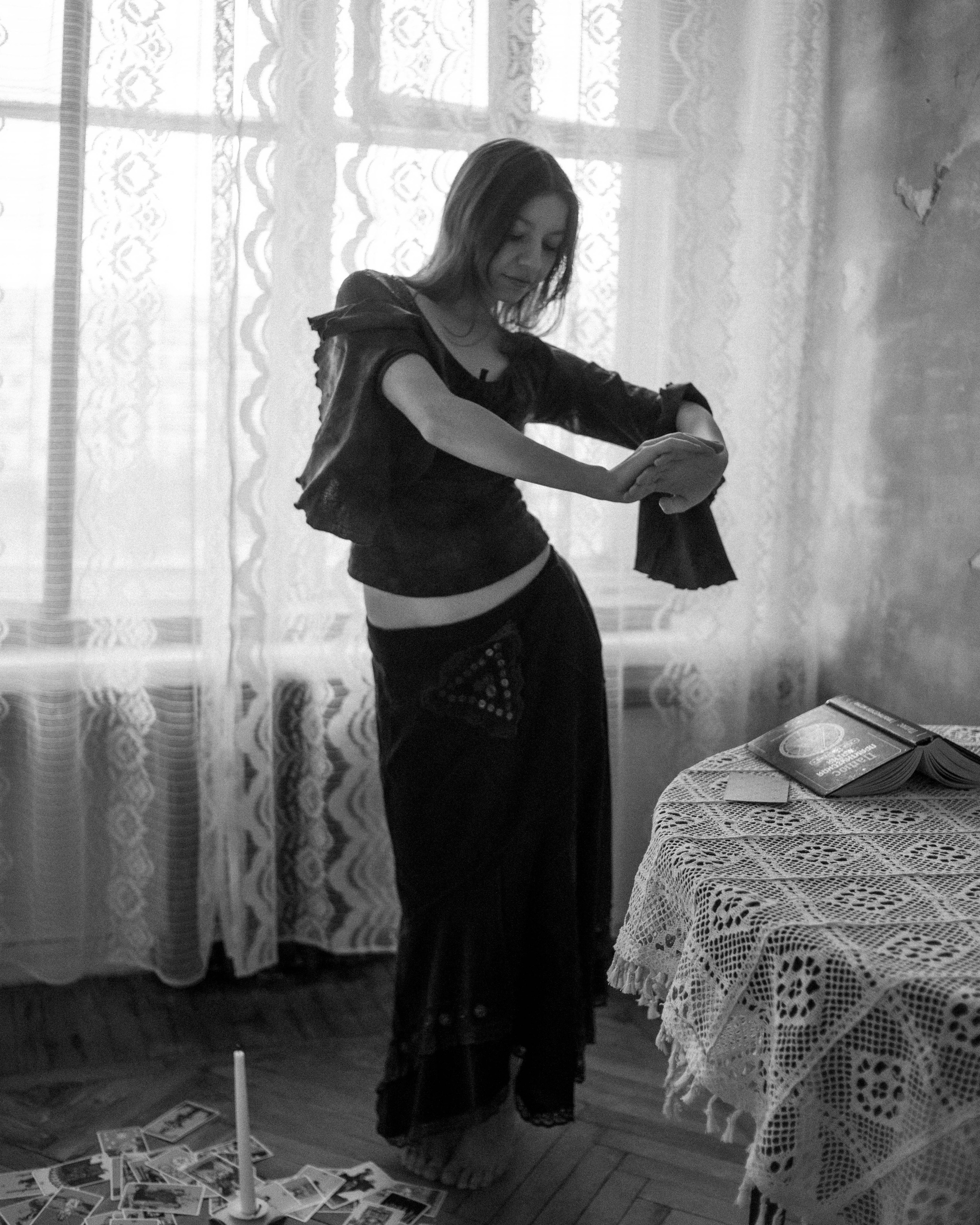 Аня. Женский фотограф. Создатель украшений ручной работы. Модель