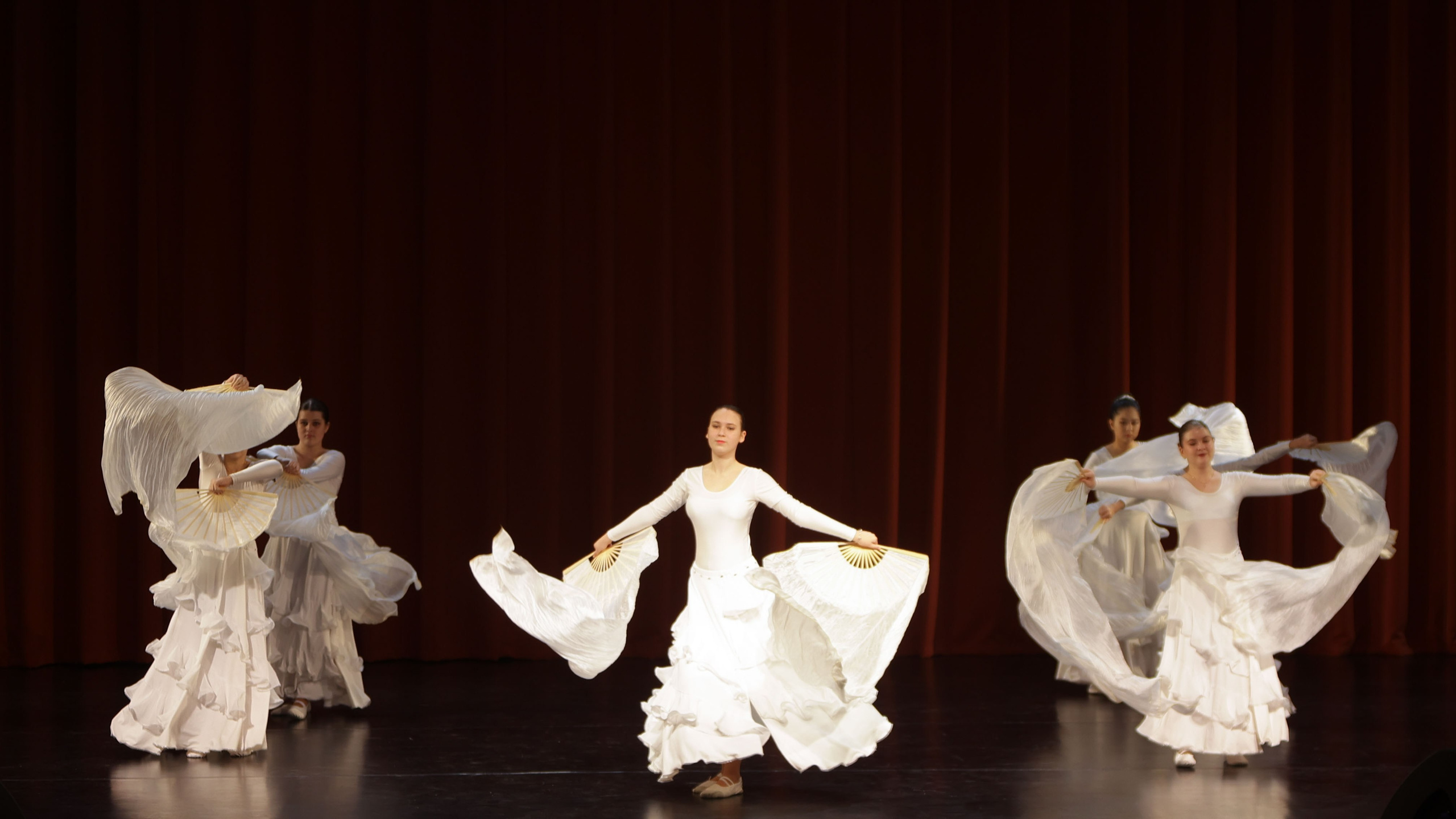 Фестиваль хореографического искусства «КУБОК ЛЕГЕНДЫ — 2025». Выпускные альбомы и школьный фотограф в Подольске, Троицке, Щербинке, Москве и Московской области