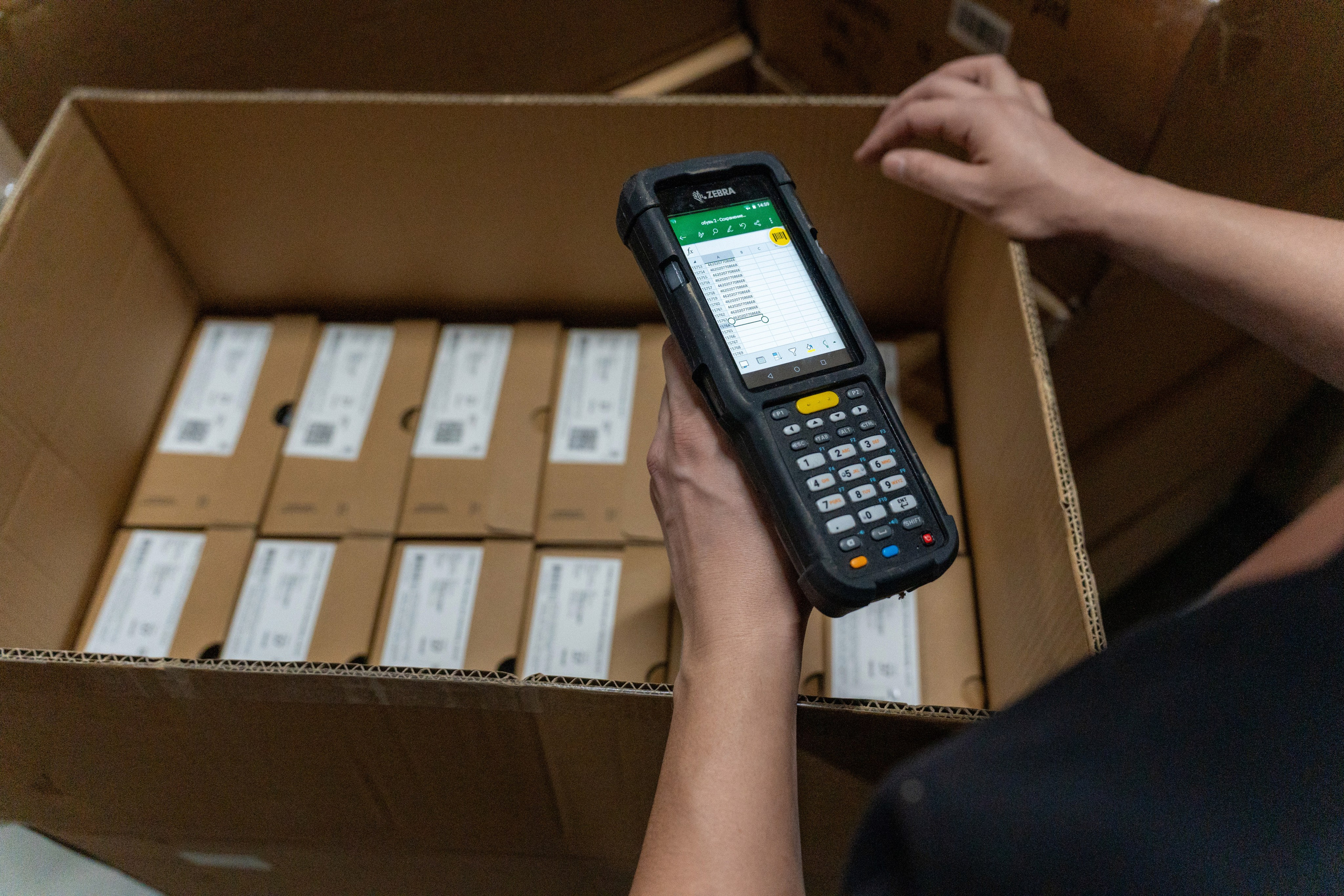 Фотосессия на складе фулфилмента в Фудсити, фотосъемка на складе