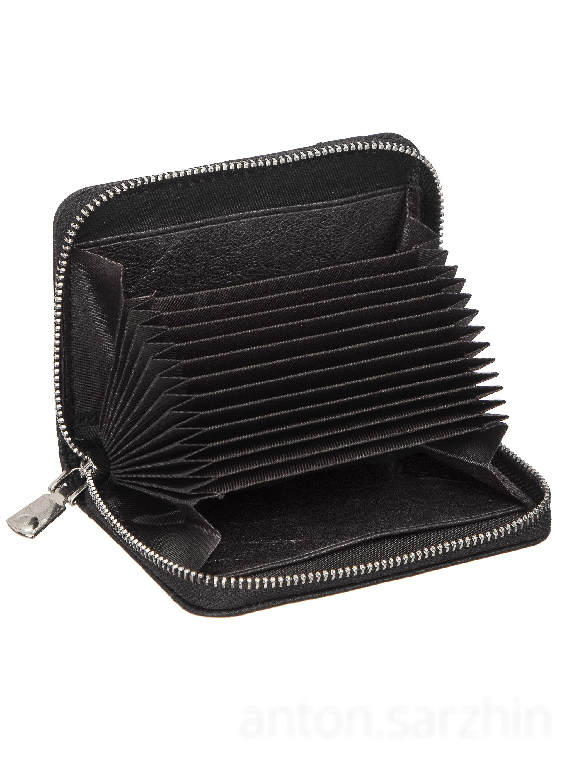 Предметная съемка кошелька в раскрытом виде