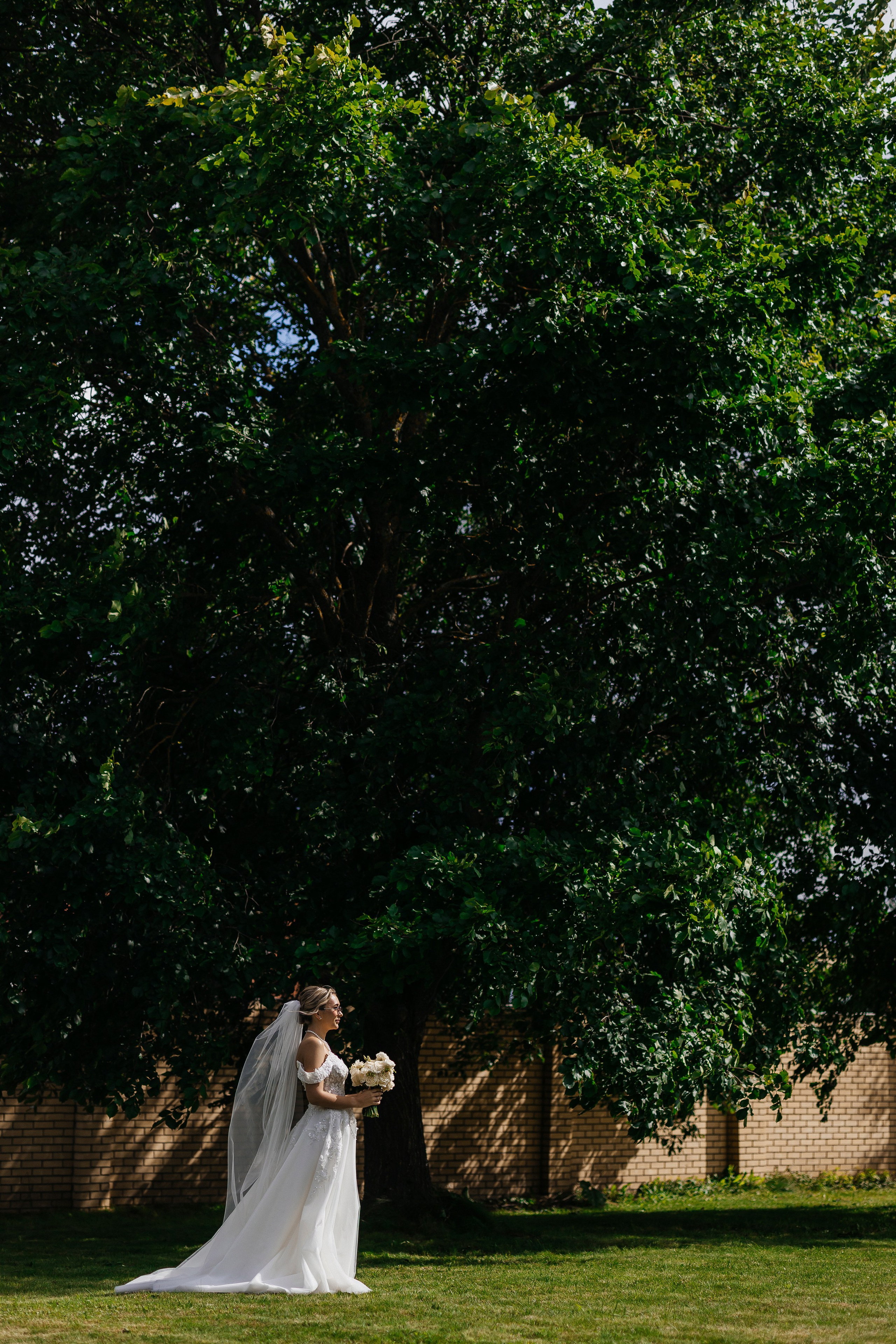 Красивая летняя свадьба в шатре. Олег Сверчков | Свадебный фотограф Вологда