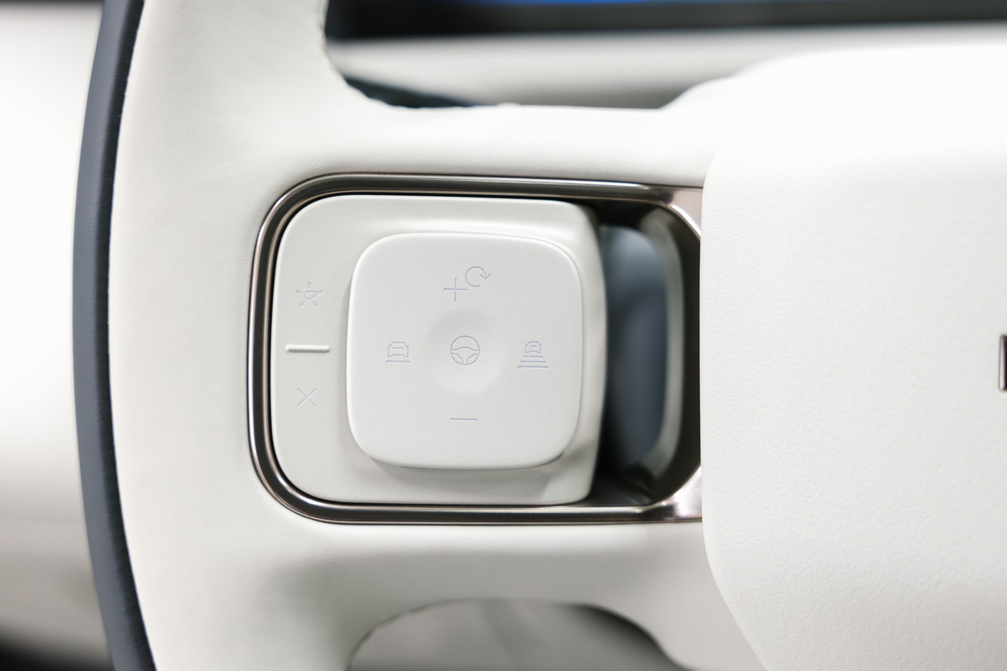 Lynk & Co 900 Ultra 2,0hyb 4WD AT (734 л. с.), 2025 г, 2,0 л бензин. Автосалон «Х-Авто»