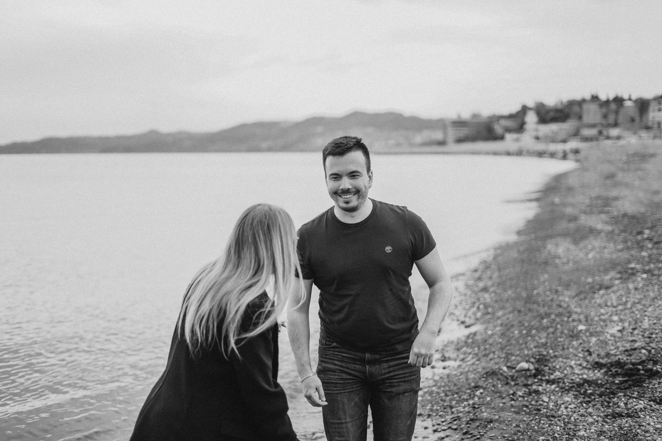 Даша и Артём на пляже Ривьера. Фотограф в Сочи и Абхазии | Фототуры | September Air