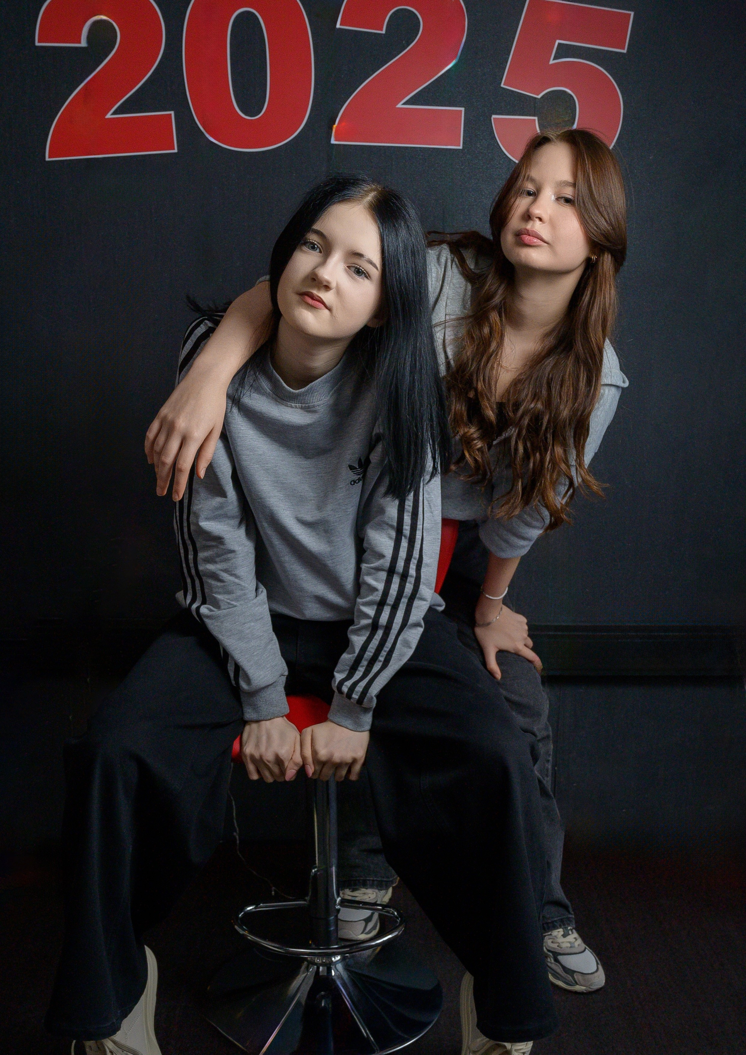 Фотографии старшеклассников для выпускных альбомов Нижневартовск | Портфолио. AR-t студия «Альбом+», г. Нижневартовск