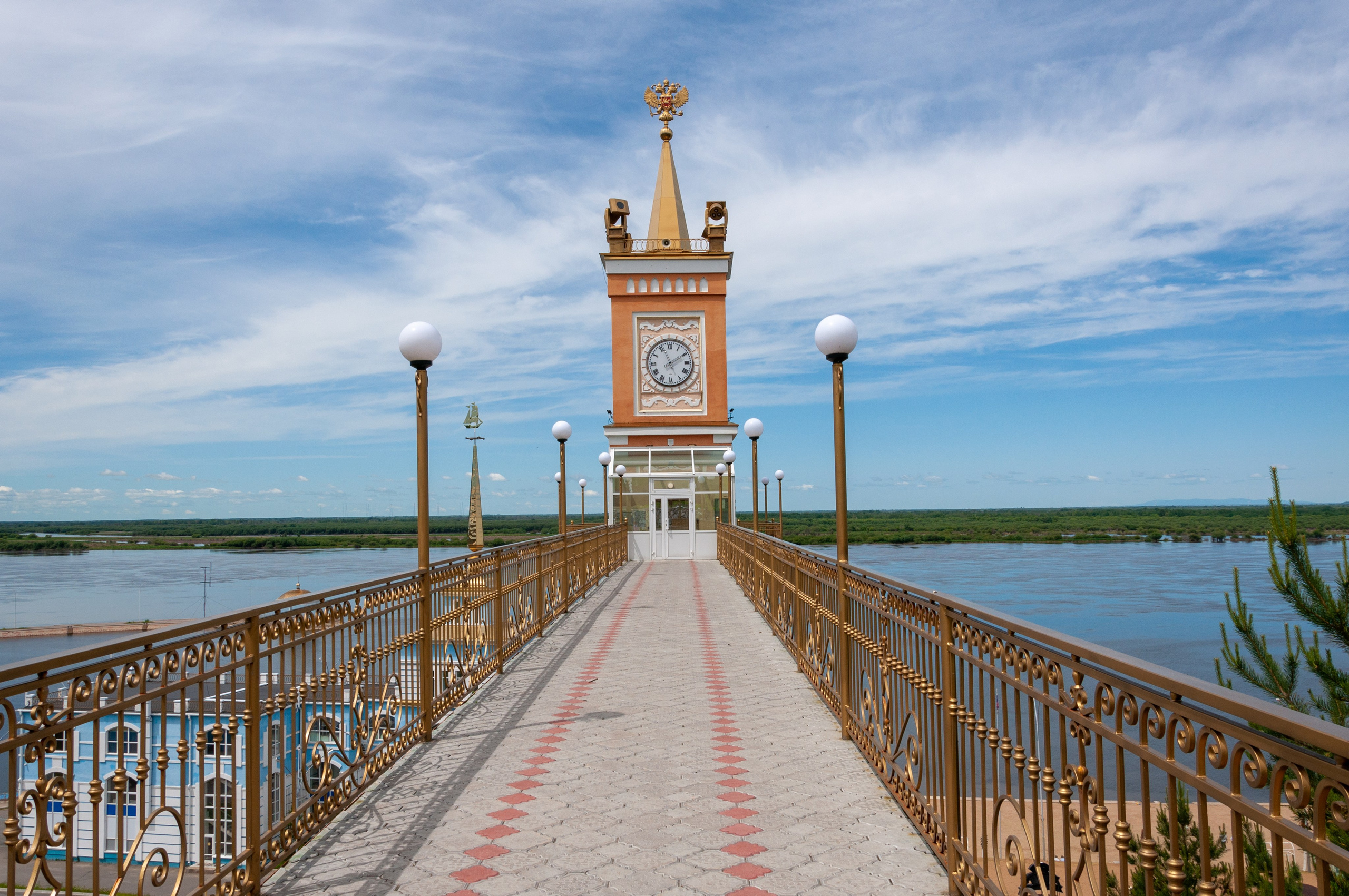 Ривьера парк, заимка Плюснина, башня с часами