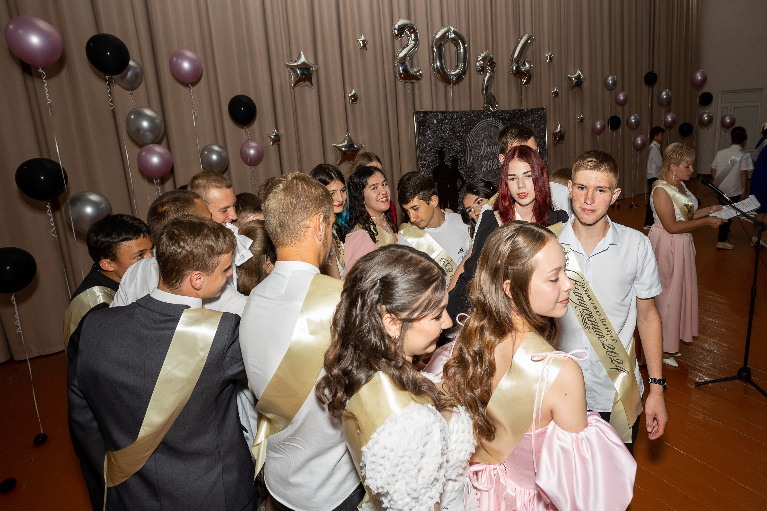 Вручение аттестата 2024 г. Выпускные альбомы Майкоп, Краснодар Елена Золотарева