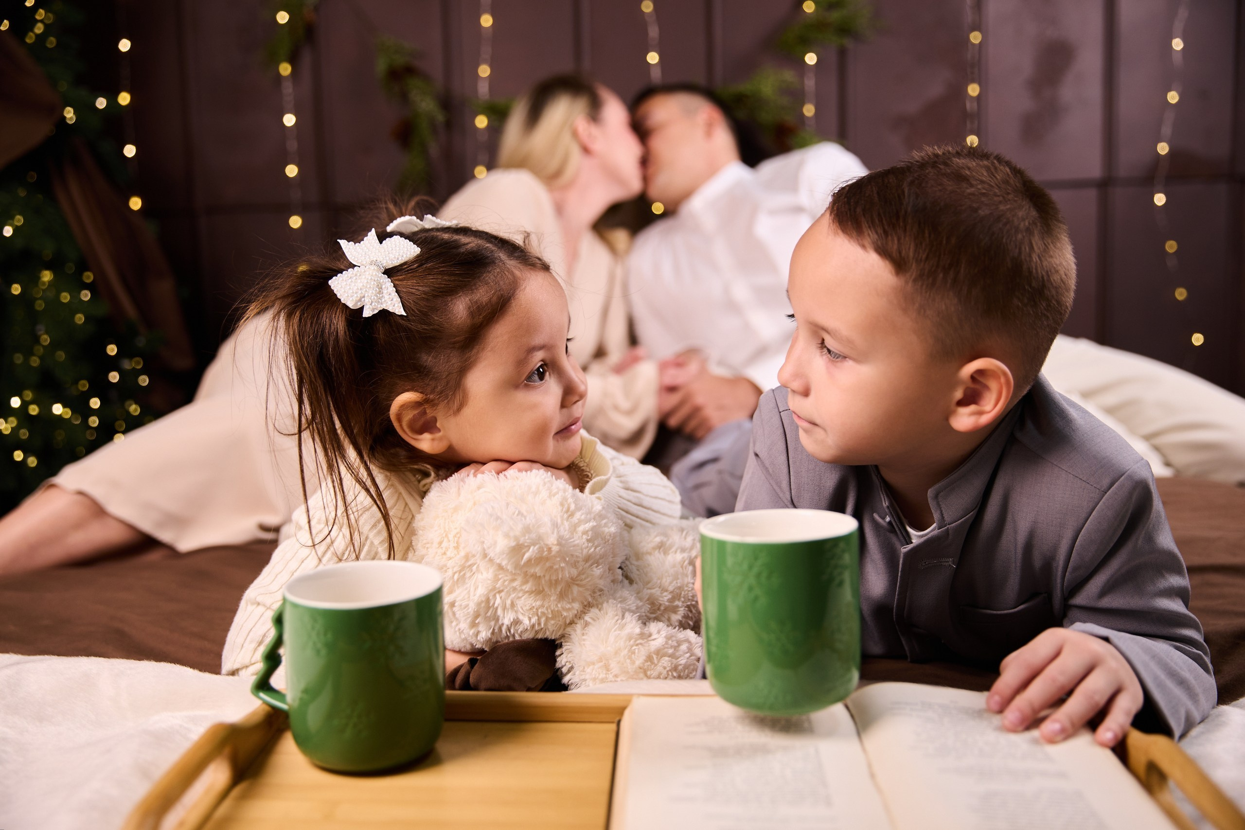 Семейная новогодняя фотосессия в Сочи. Профессиональный фотограф в Сочи Виктория Джой. Обучение