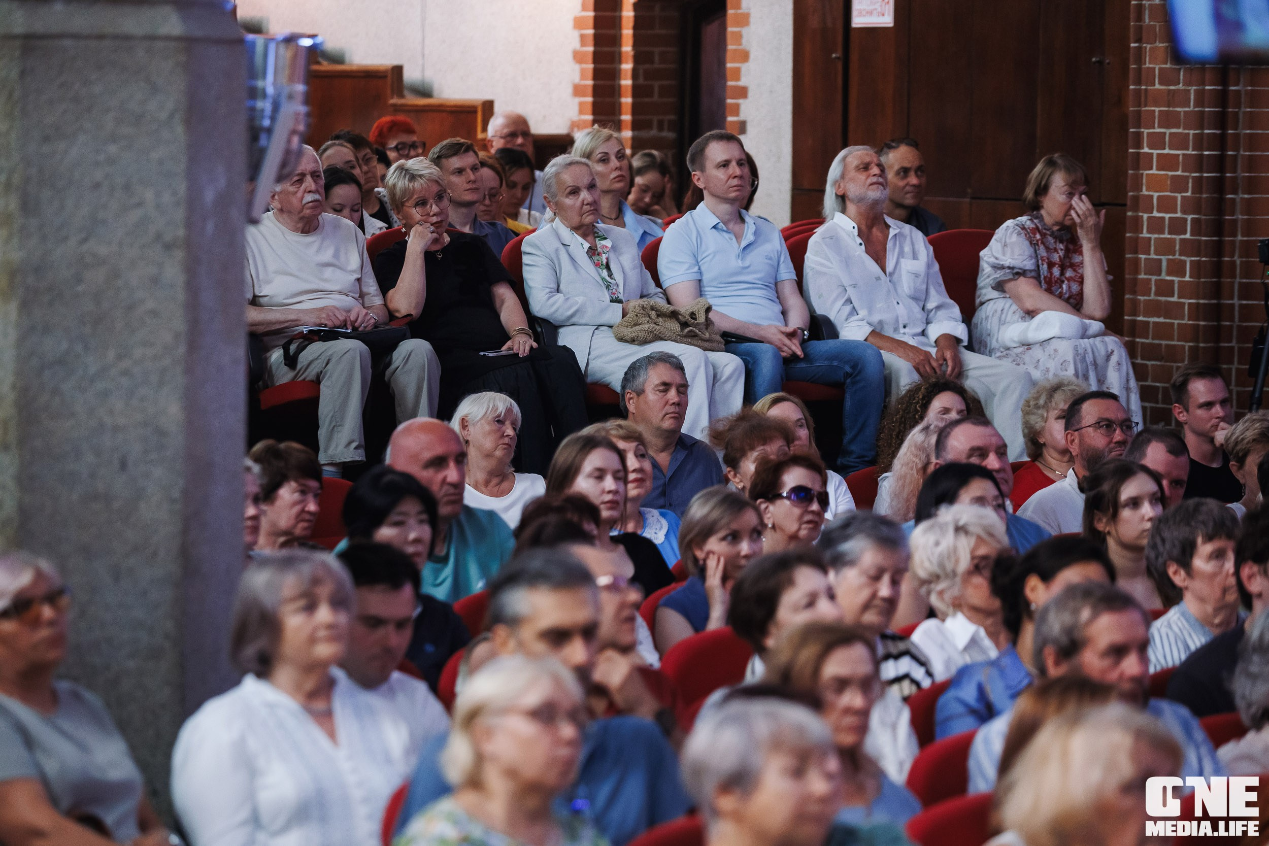 Фоторепортаж из Калининградской филармонии. One Media Life: фоторепортажи, фотоотчеты с мероприятий и заведений