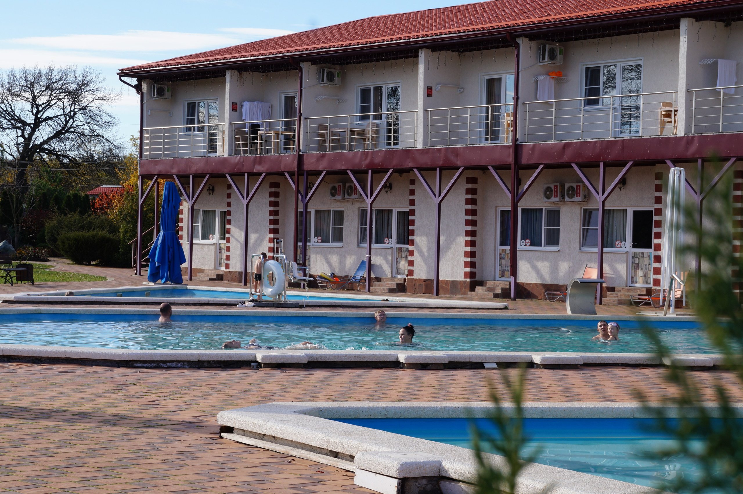 Бассейн термального источника