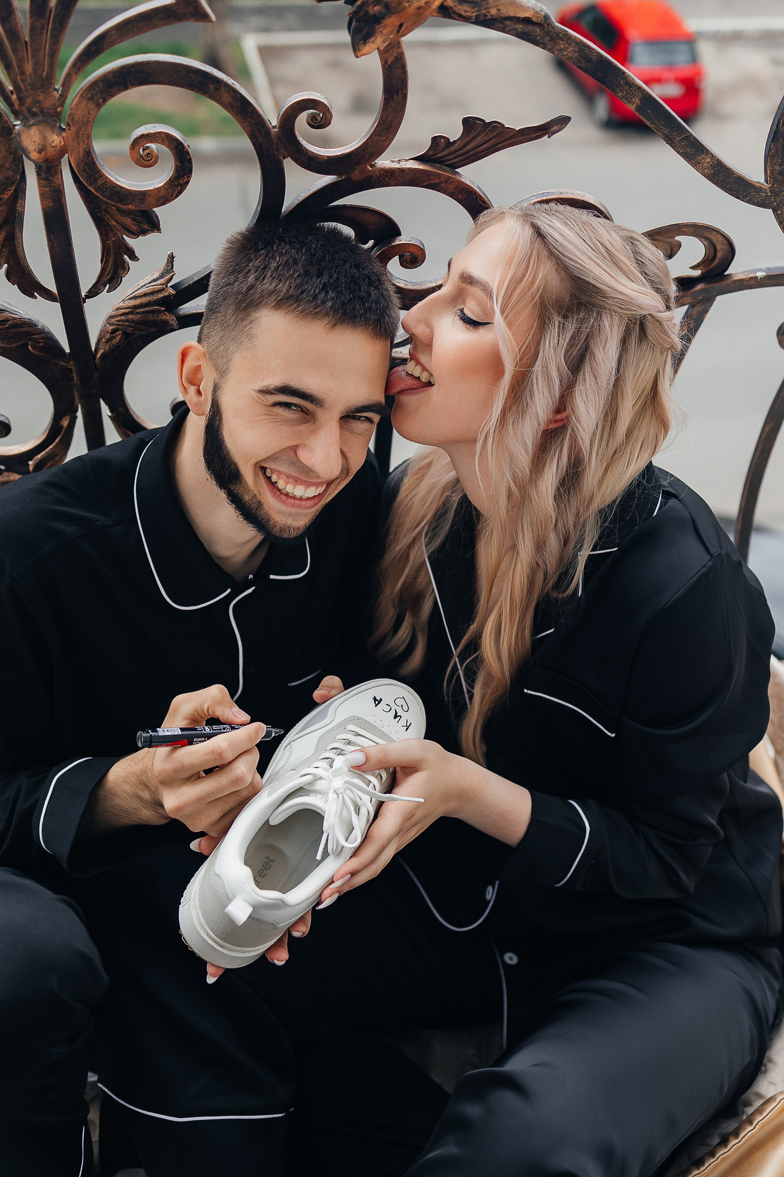 Чувственная первая встреча пары в отеле. Олег Сверчков | Свадебный фотограф Вологда