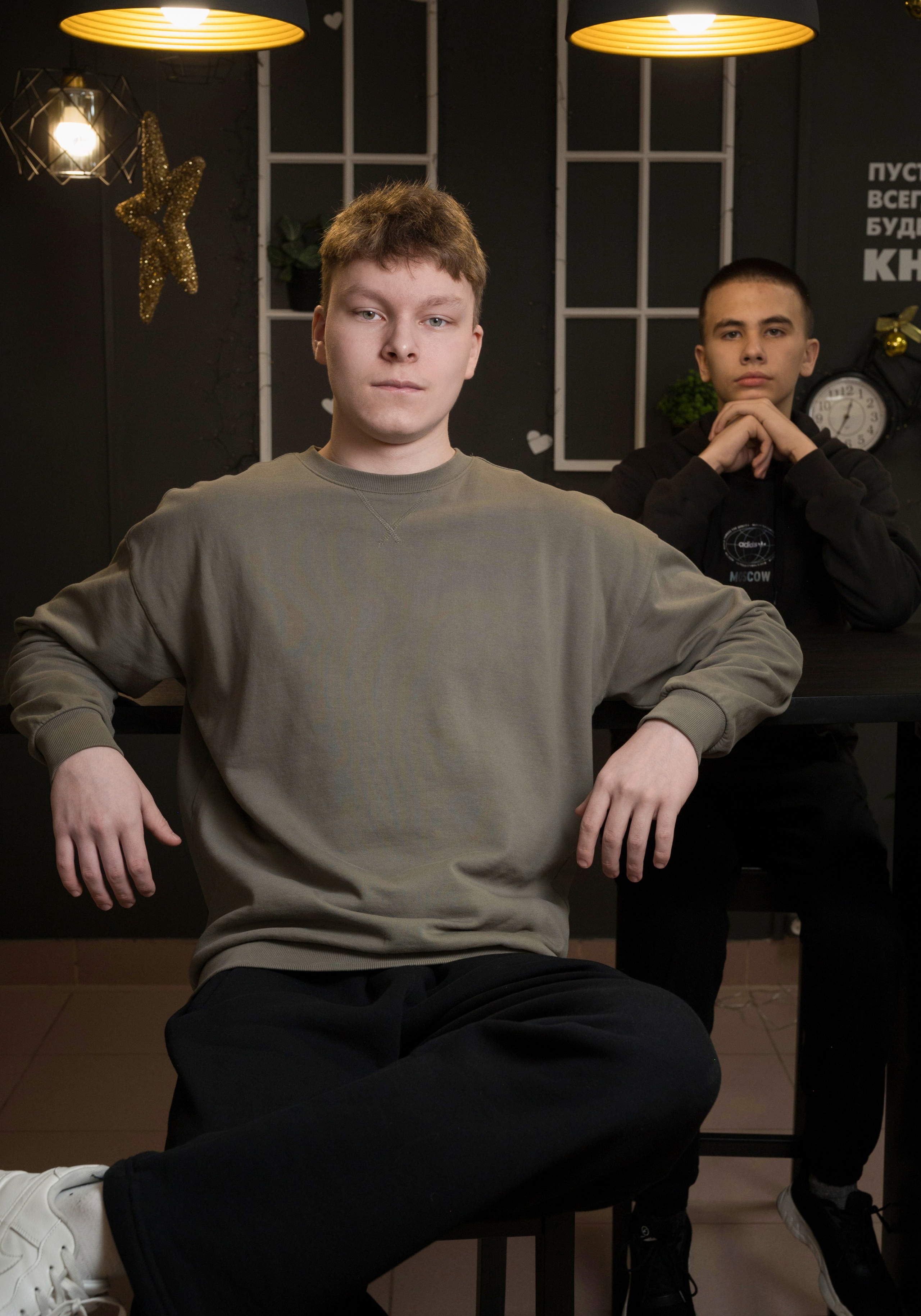 Фотографии старшеклассников для выпускных альбомов Нижневартовск | Портфолио. AR-t студия «Альбом+», г. Нижневартовск