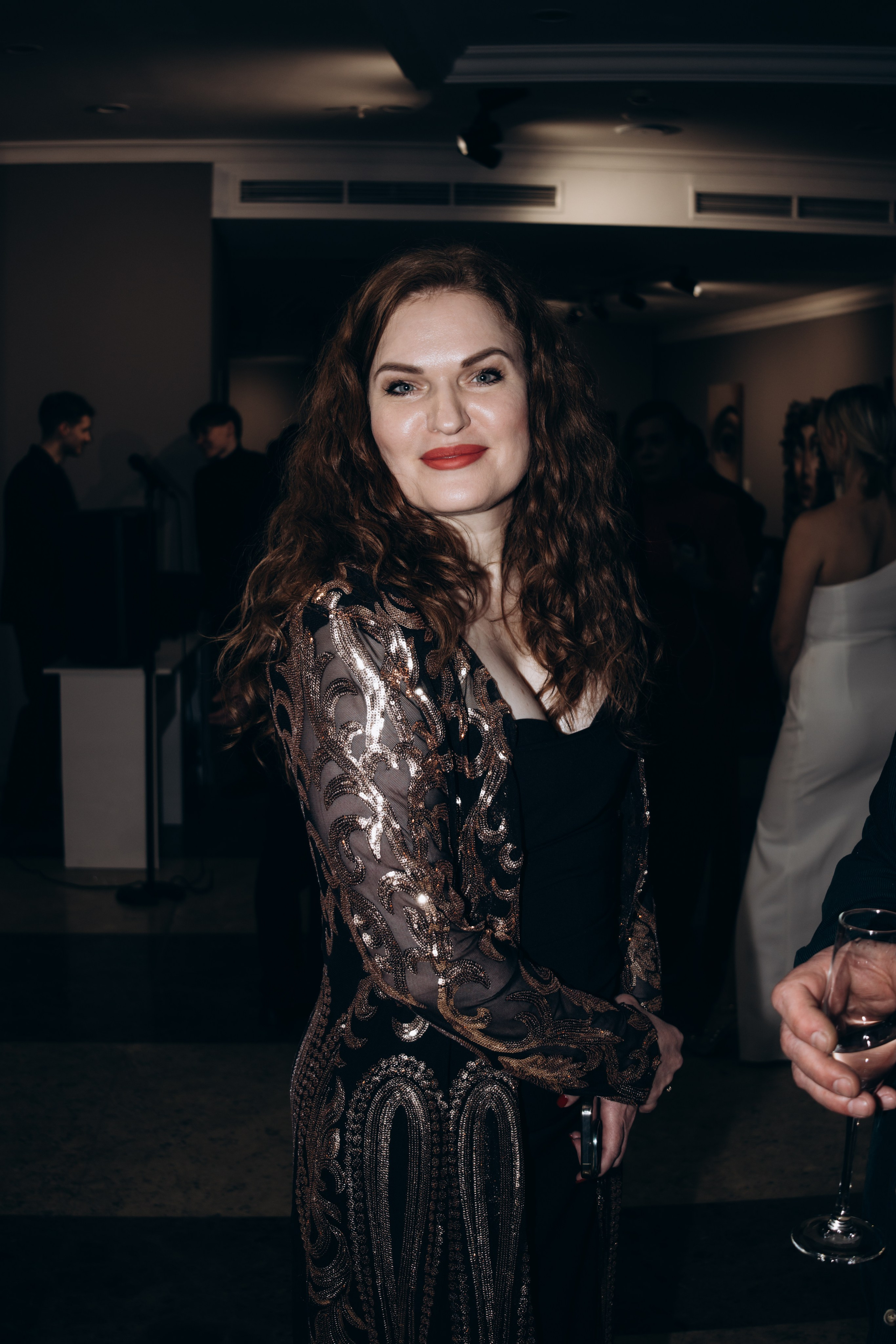 репортаж выставки художницы дарьи санатиной в москве