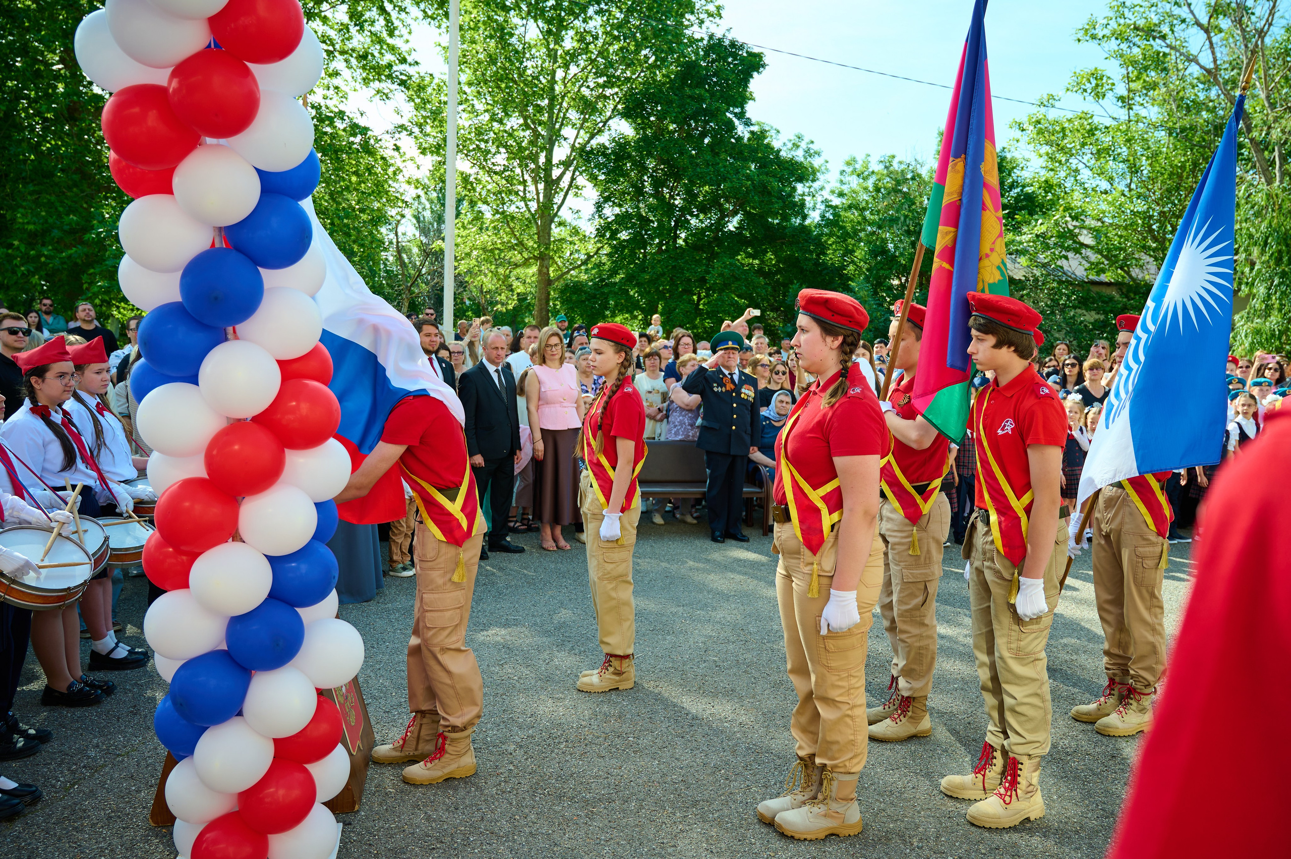 Последний звонок 2025. Жизнь курорта Кабардинка в фотографиях