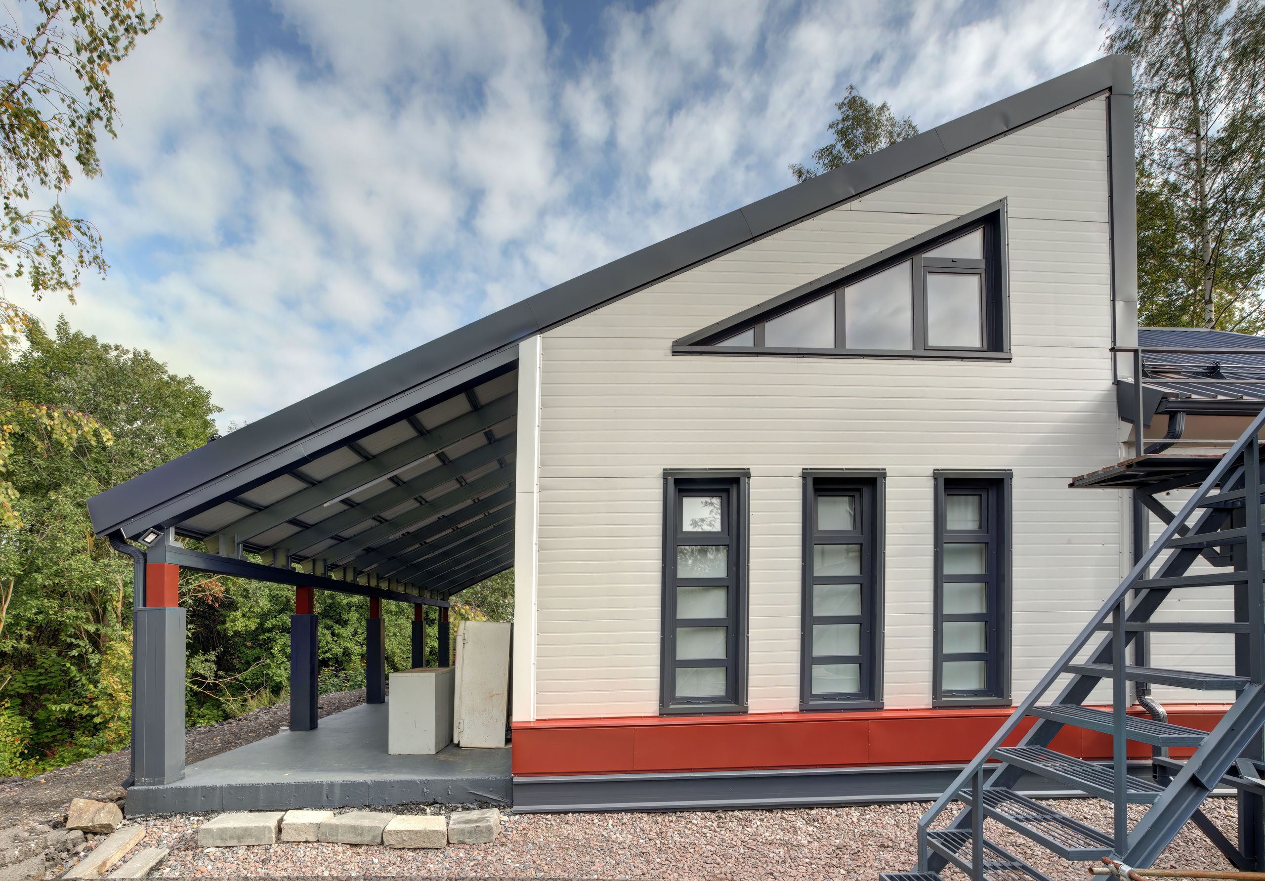 Частный офис с гаражом, 2 этажа. Дизайн интерьера и экстерьера в Санкт-Петербурге Яна Емельянова