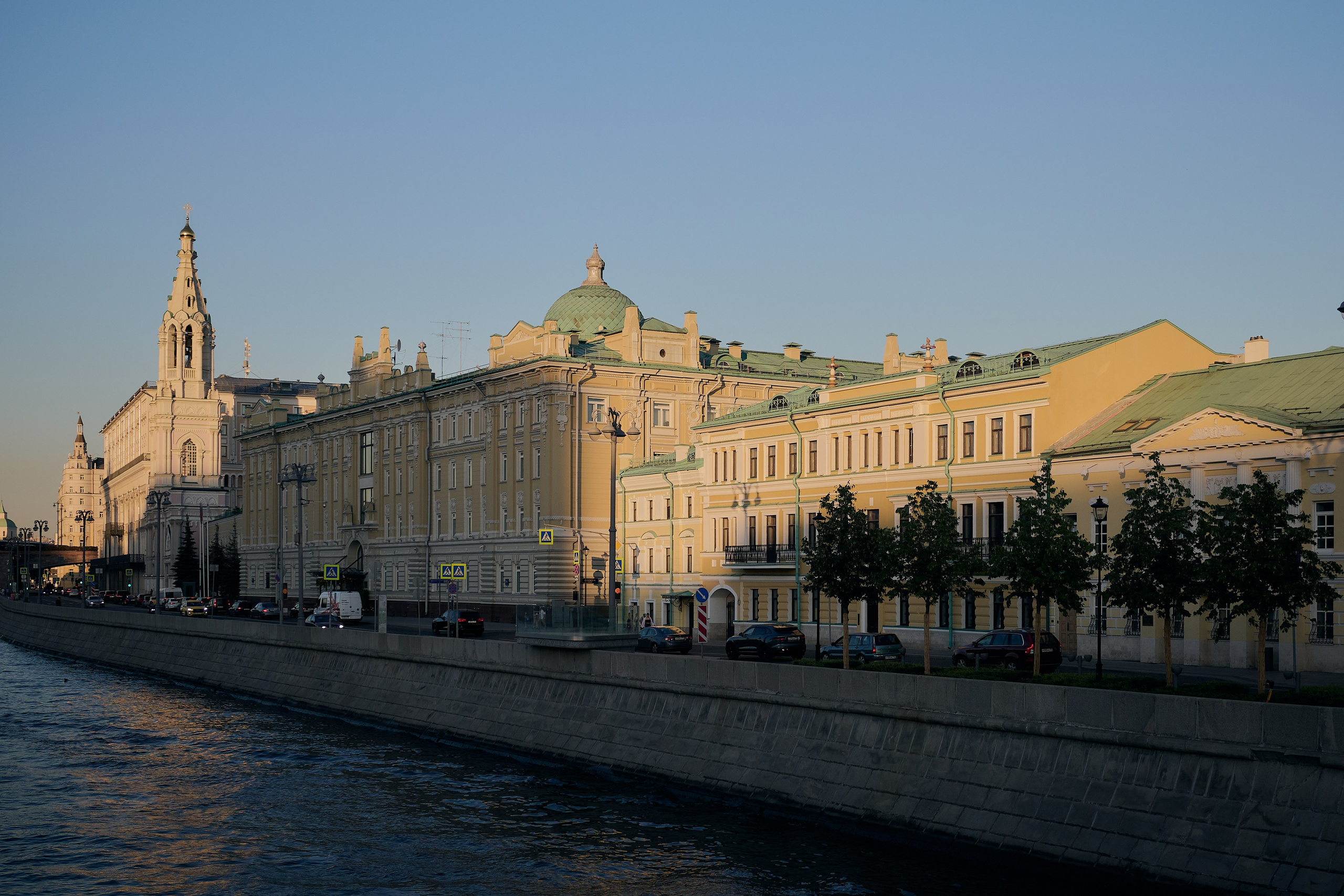 Прогулка на кораблике по Москва-реке. Фотограф Роман Адлер