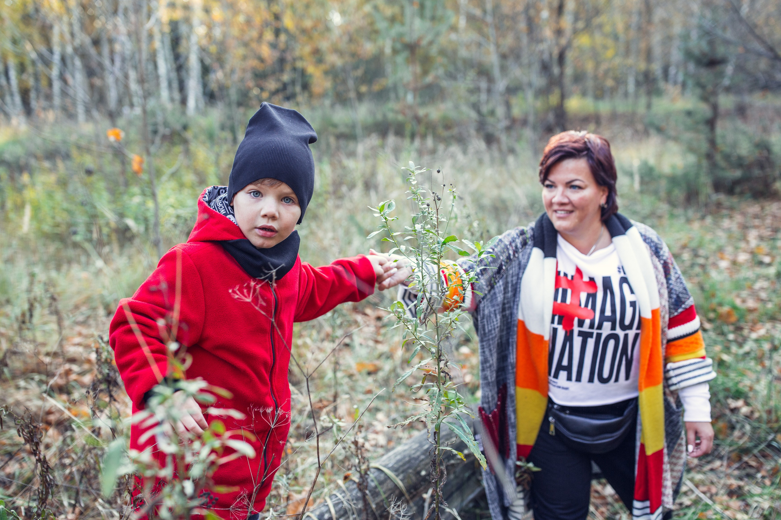 Фотопрогулка семьи в осеннем лесу. Фотограф — Евгений Свистков