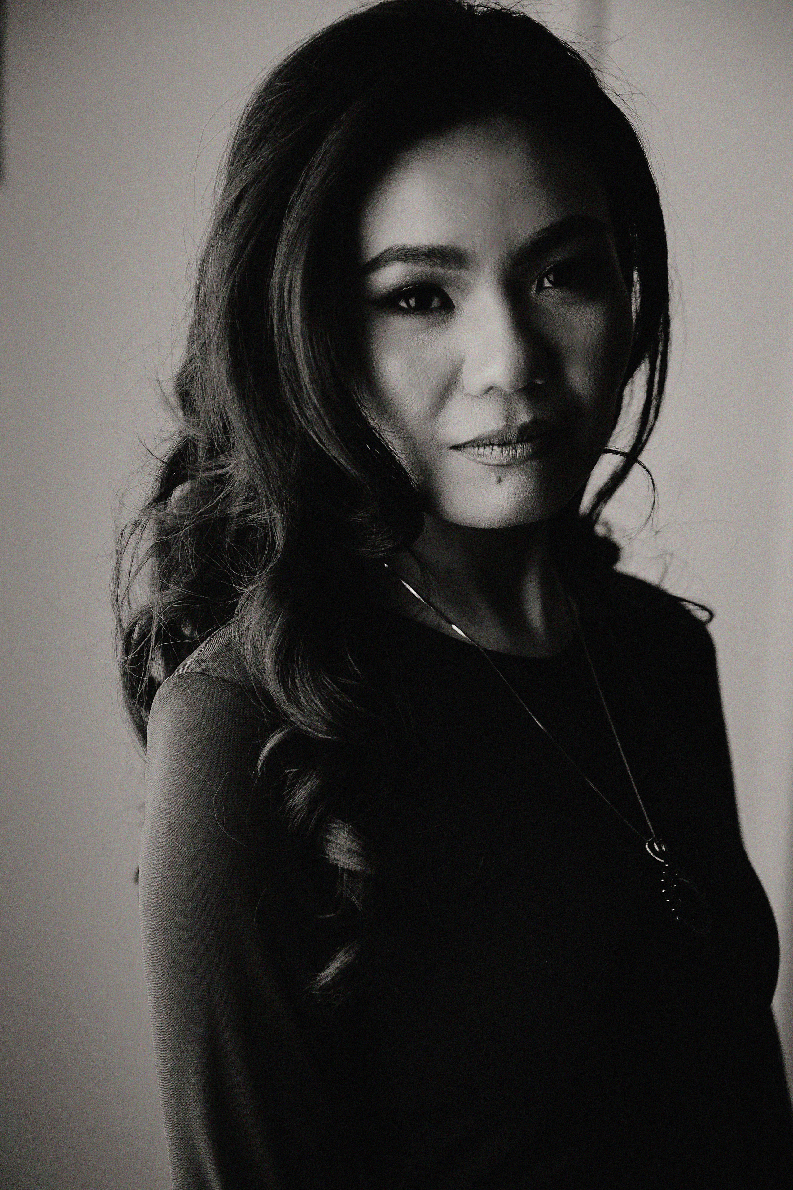 Фотосессия Жанель в фотостудии Пространство. Свадебный, семейный и портретный фотограф в Алматы, Костанай