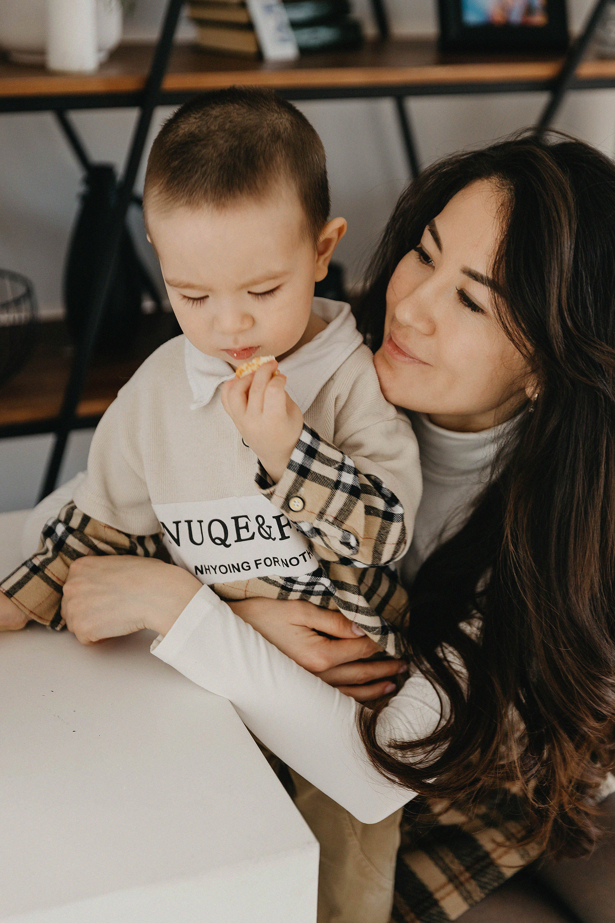 Фотосессия Замиры и Рамазана в фотостудии Пространство. Свадебный, семейный и портретный фотограф в Алматы, Костанай