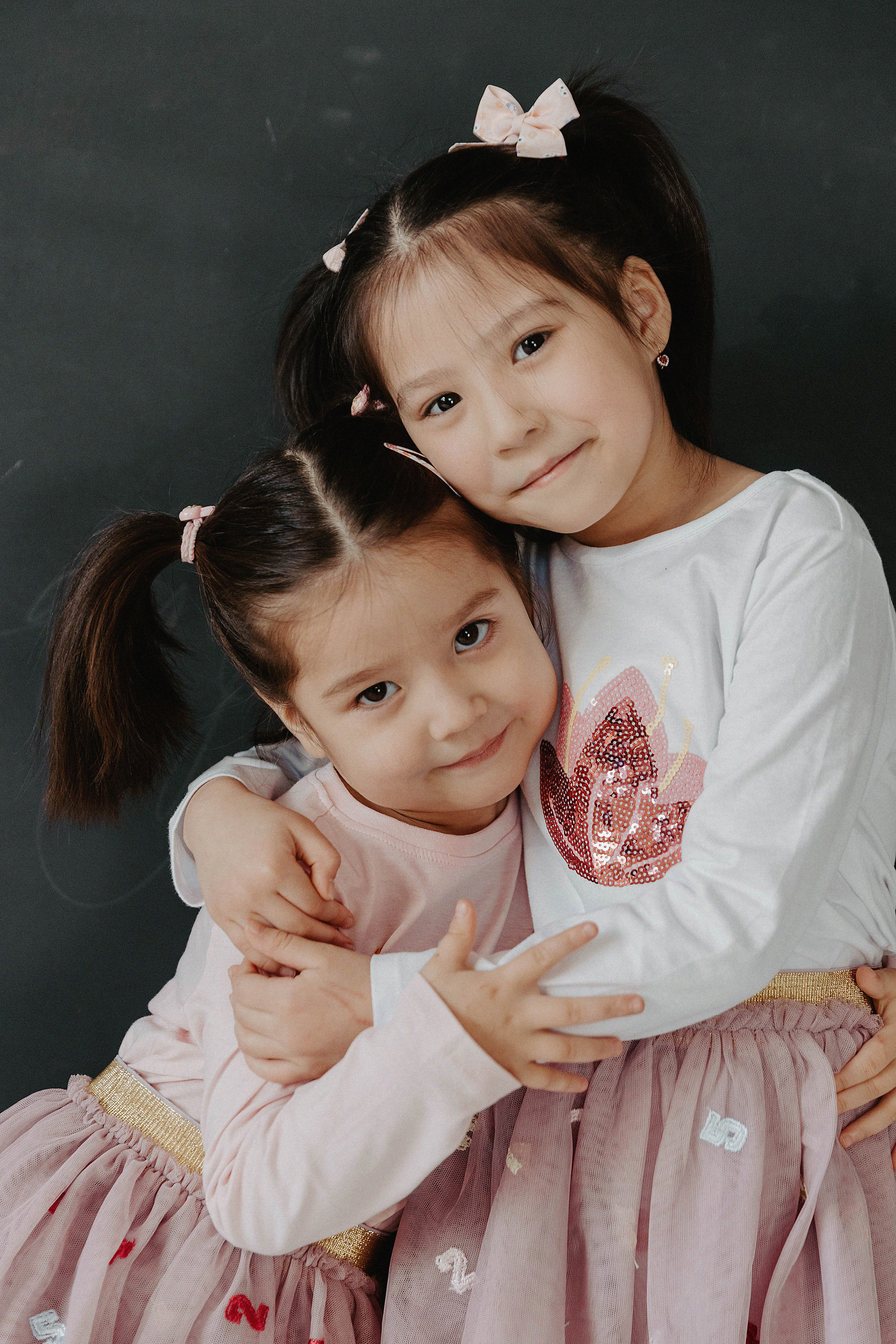 Семейная фотосессия в фотостудии Пространство. Свадебный, семейный и портретный фотограф в Алматы, Костанай