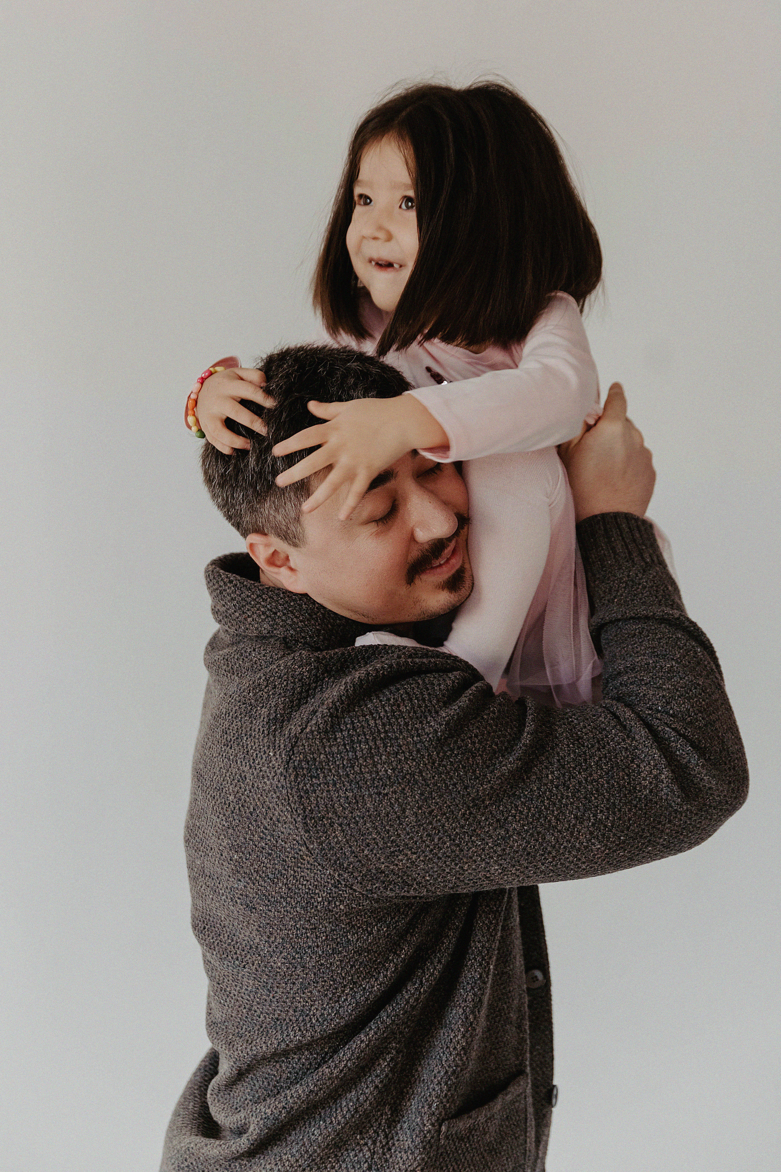 Семейная фотосессия в фотостудии Пространство. Свадебный, семейный и портретный фотограф в Алматы, Костанай