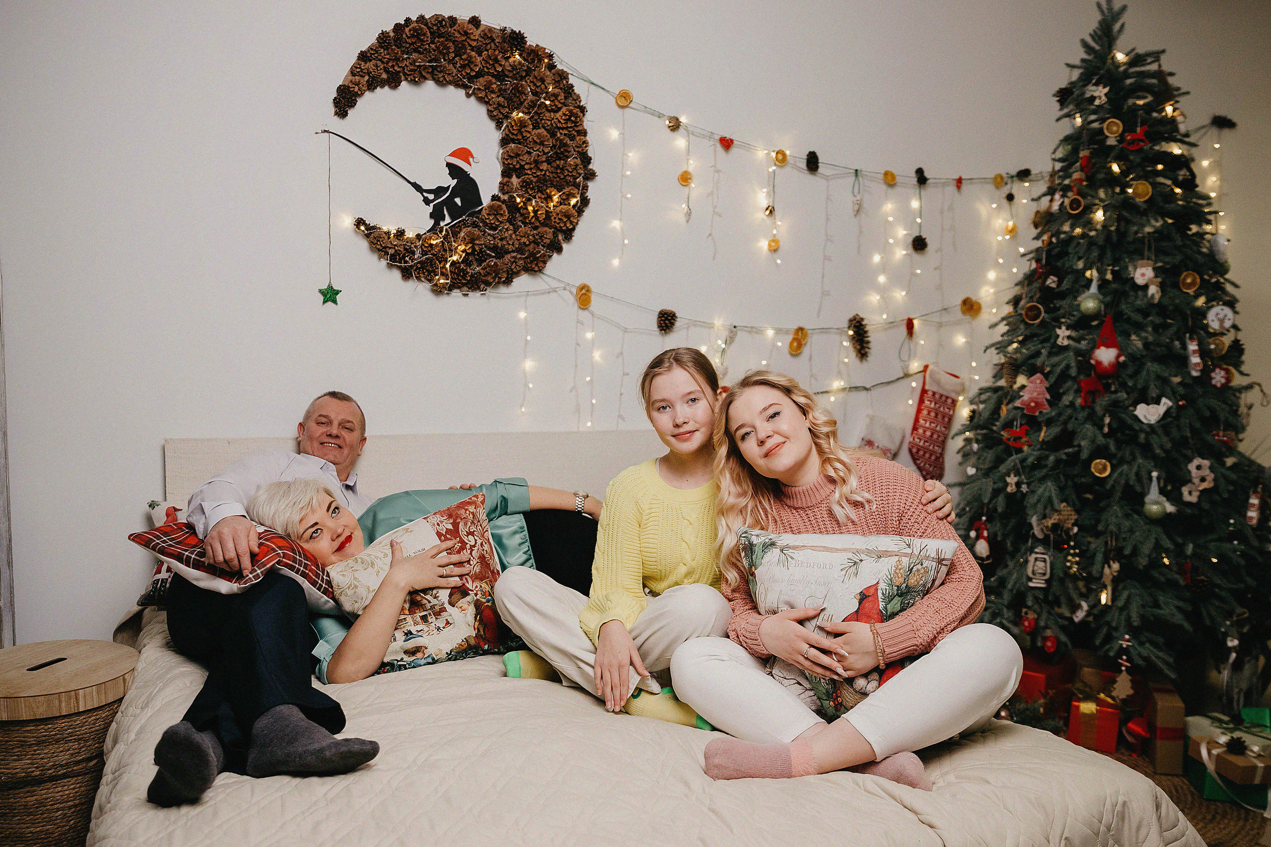 Семейная фотосессия в фотостудии Пространство. Свадебный, семейный и портретный фотограф в Алматы, Костанай