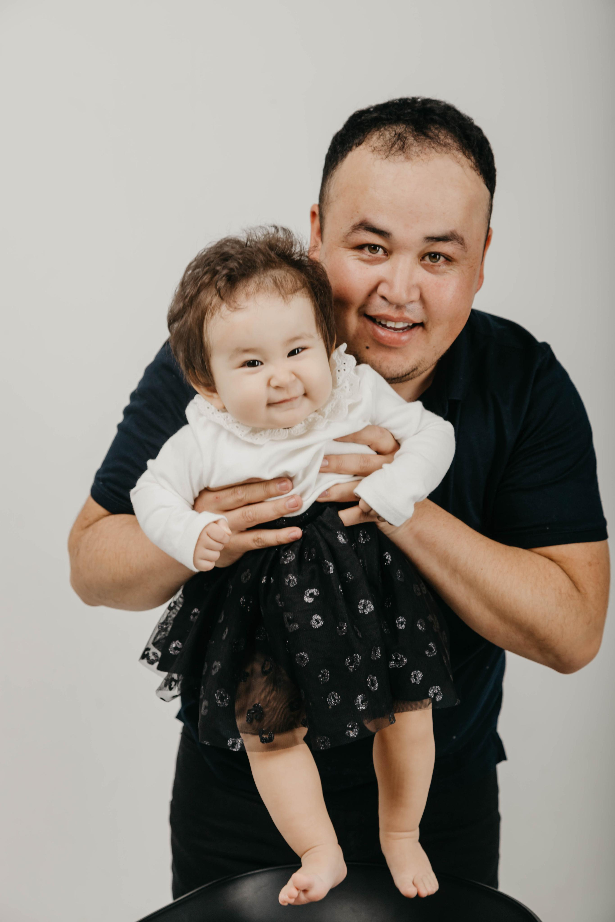 Семейная фотосессия Нурзата, Айшы и прицессы Айганым. Свадебный, семейный и портретный фотограф в Алматы, Костанай