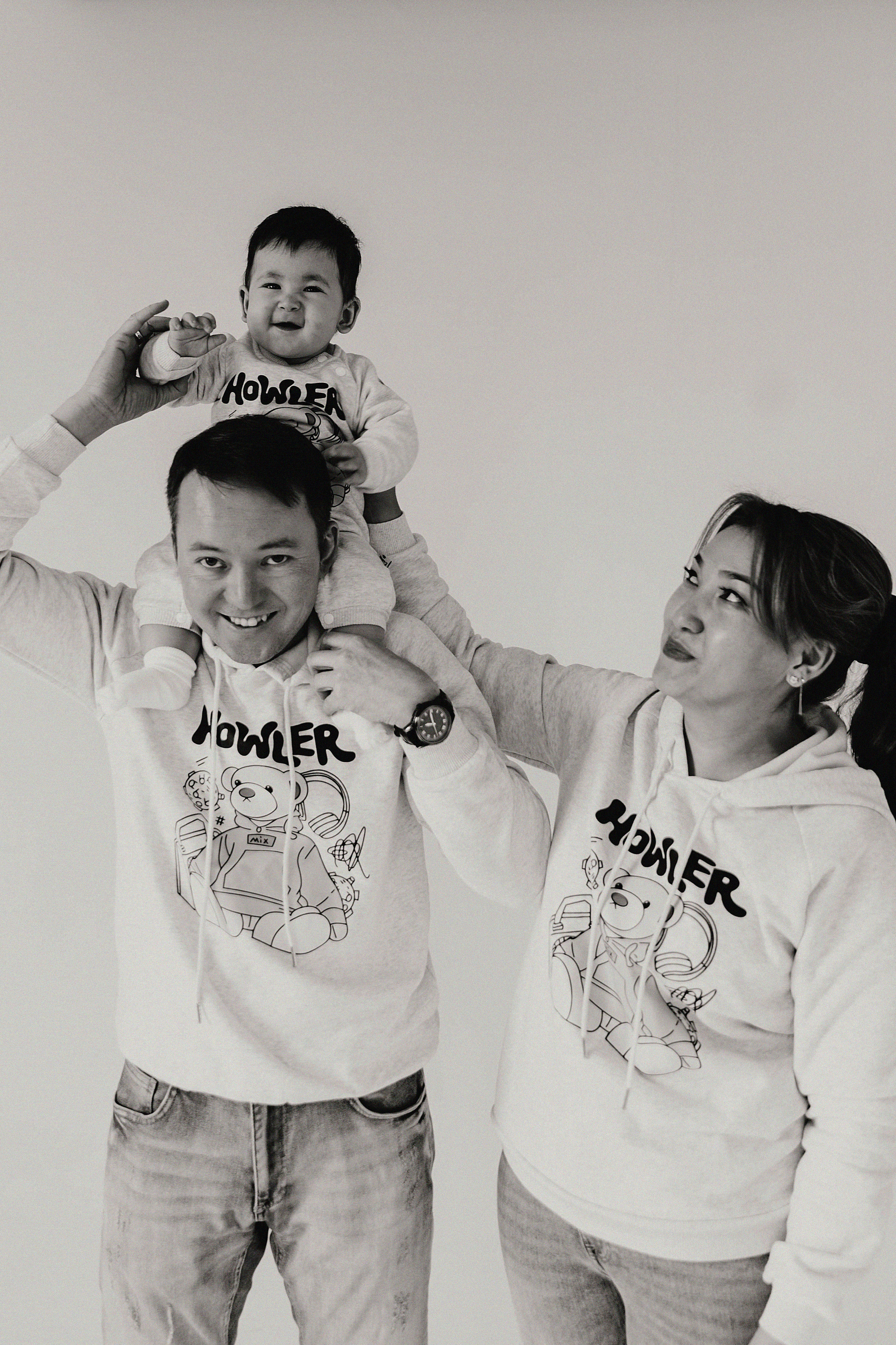 Семейная фотосессия в фотостудии Пространство. Свадебный, семейный и портретный фотограф в Алматы, Костанай