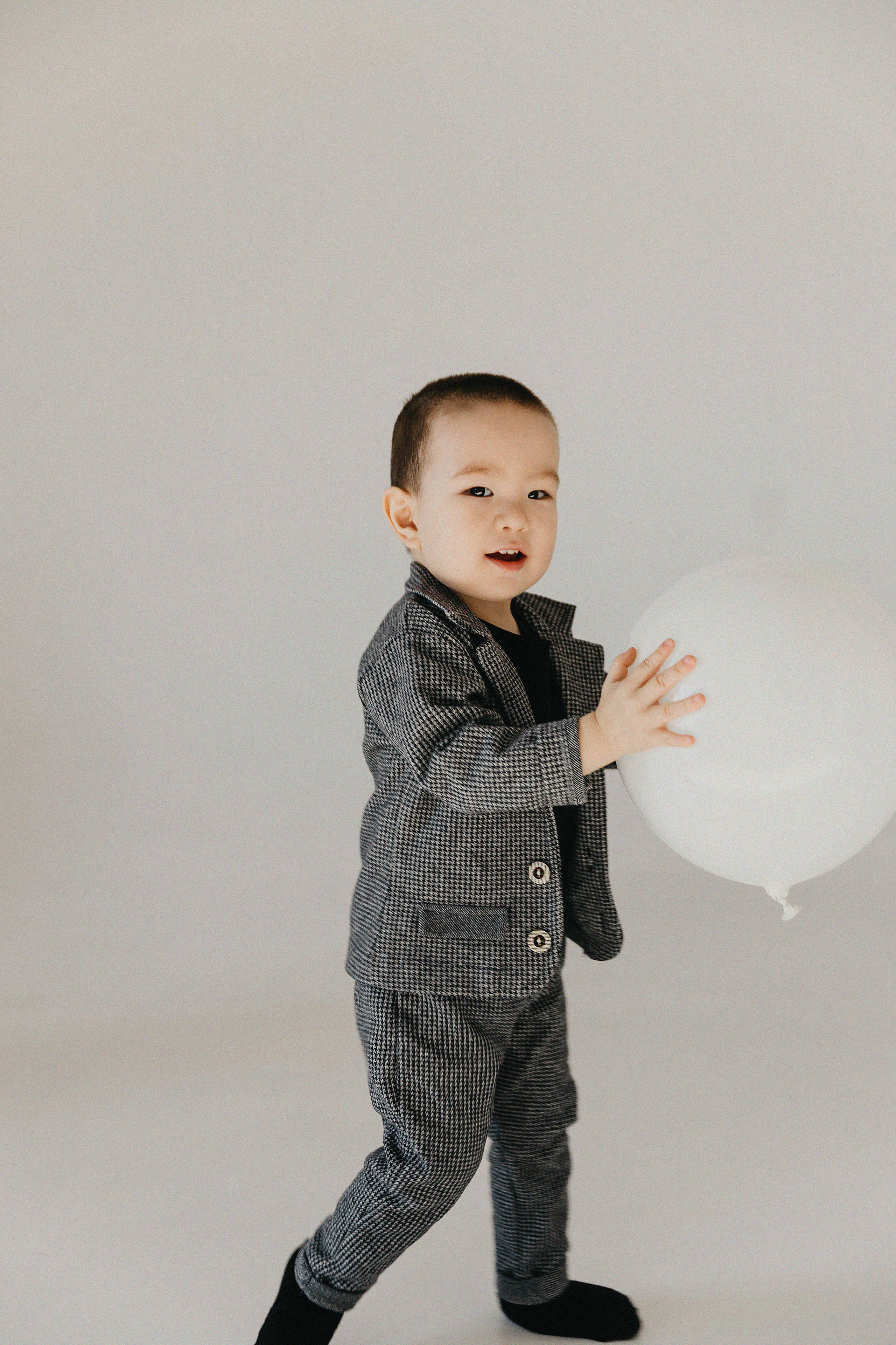 Фотосессия Замиры и Рамазана в фотостудии Пространство. Свадебный, семейный и портретный фотограф в Алматы, Костанай