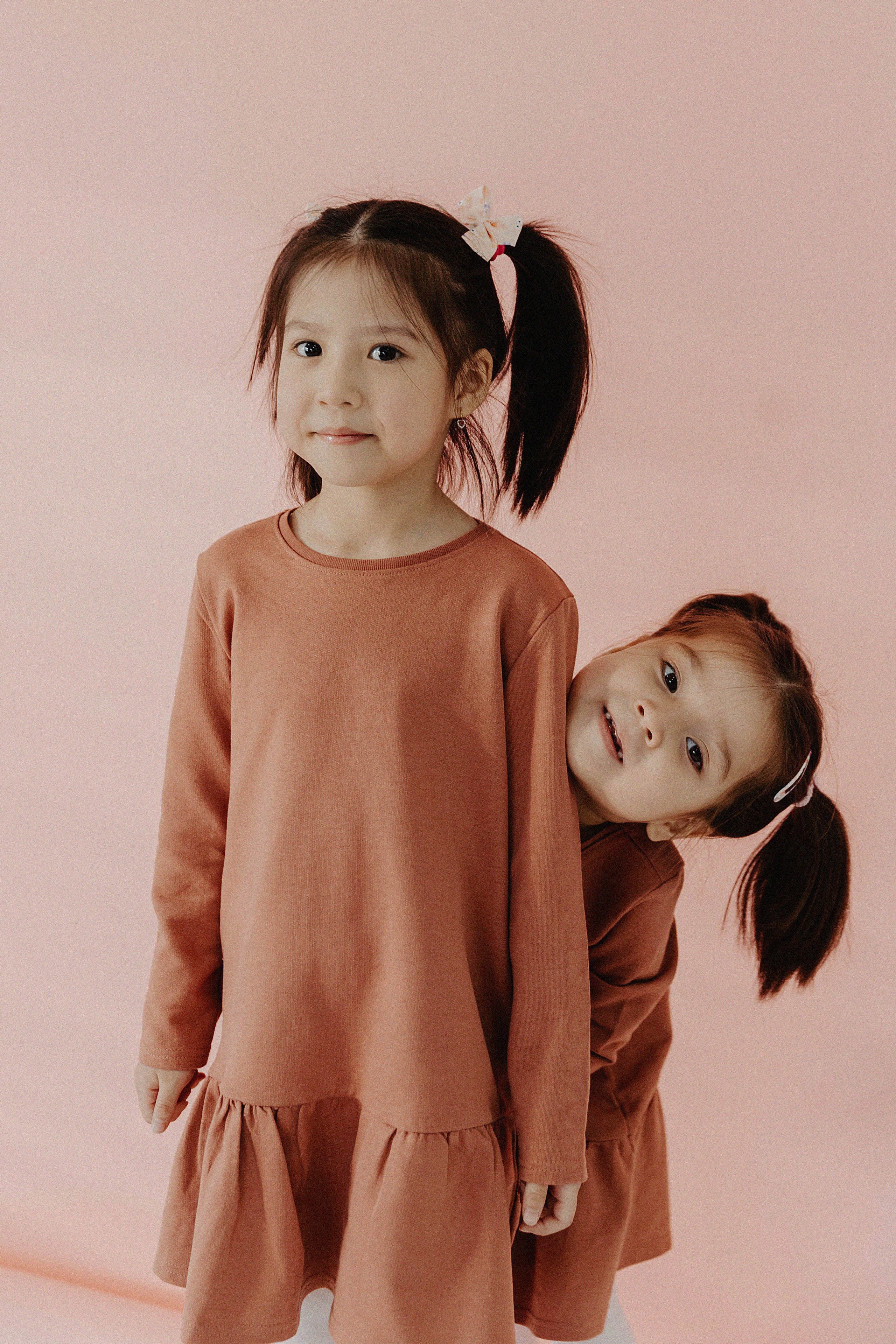 Семейная фотосессия в фотостудии Пространство. Свадебный, семейный и портретный фотограф в Алматы, Костанай