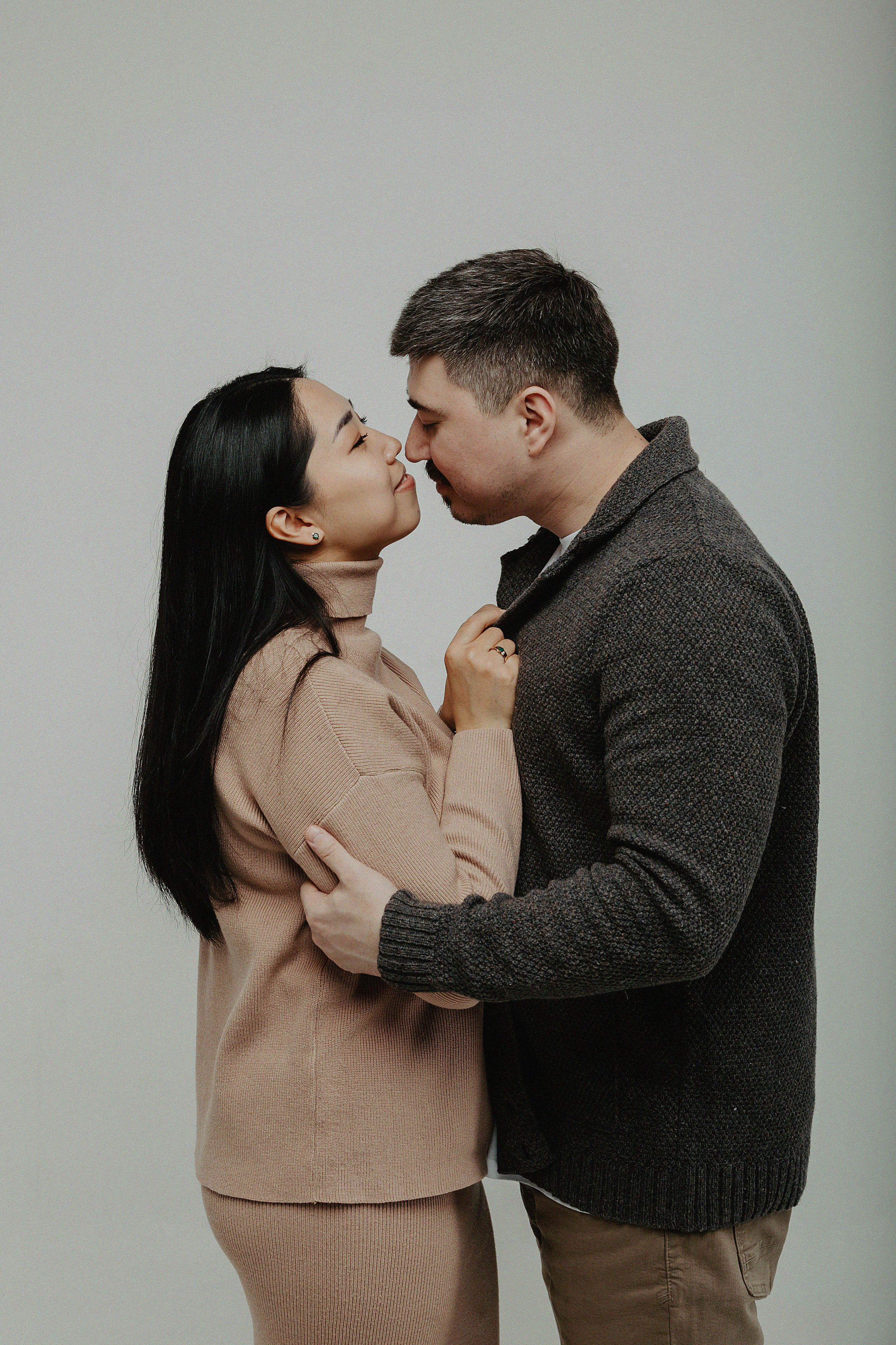 Семейная фотосессия в фотостудии Пространство. Свадебный, семейный и портретный фотограф в Алматы, Костанай